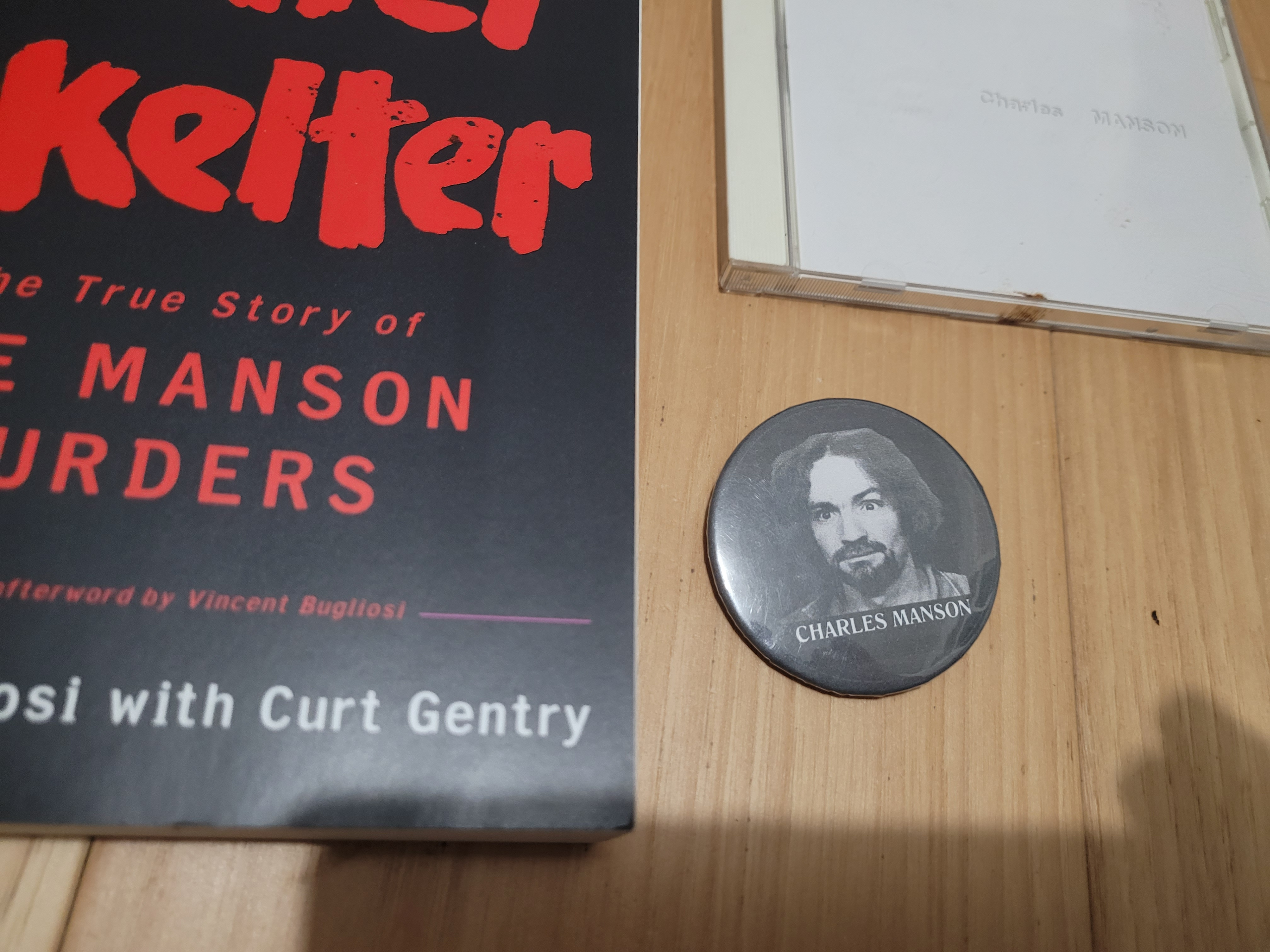 True Crime - Charles Manson lot - photo 2