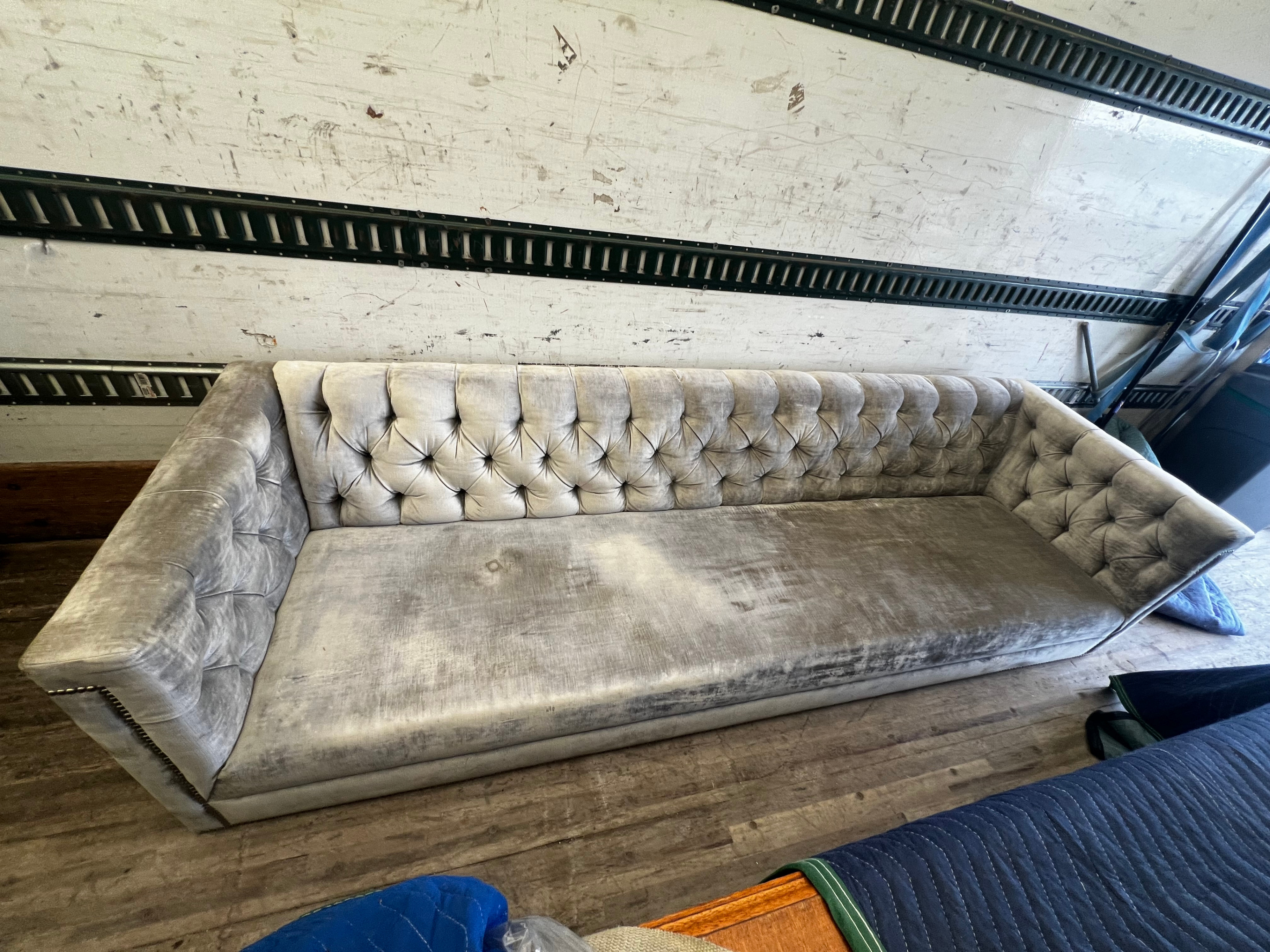 Luxury Tufted Velvet Sofa – Chesterfield Style - photo 2