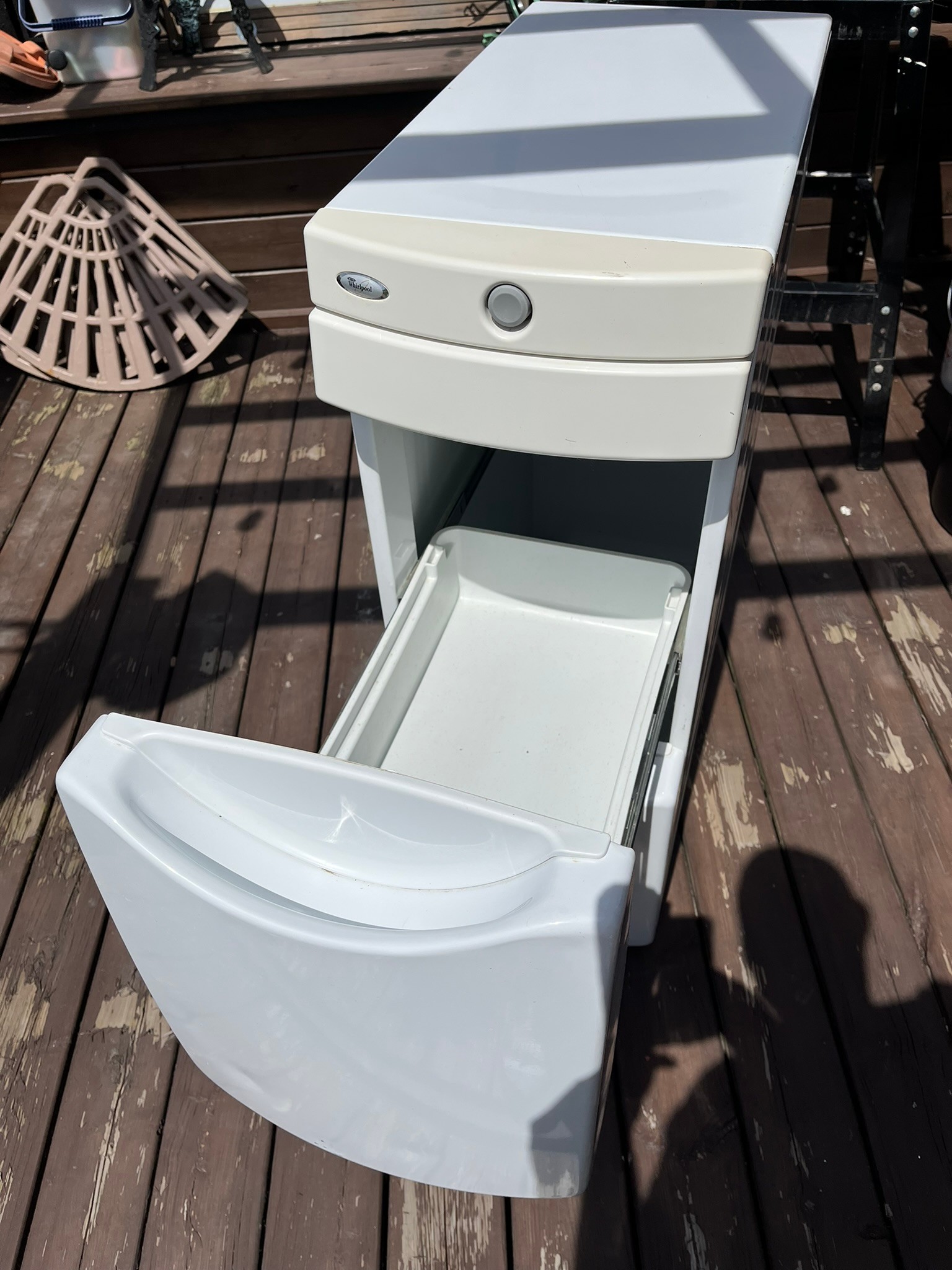Whirlpool Laundry Tower - photo 3