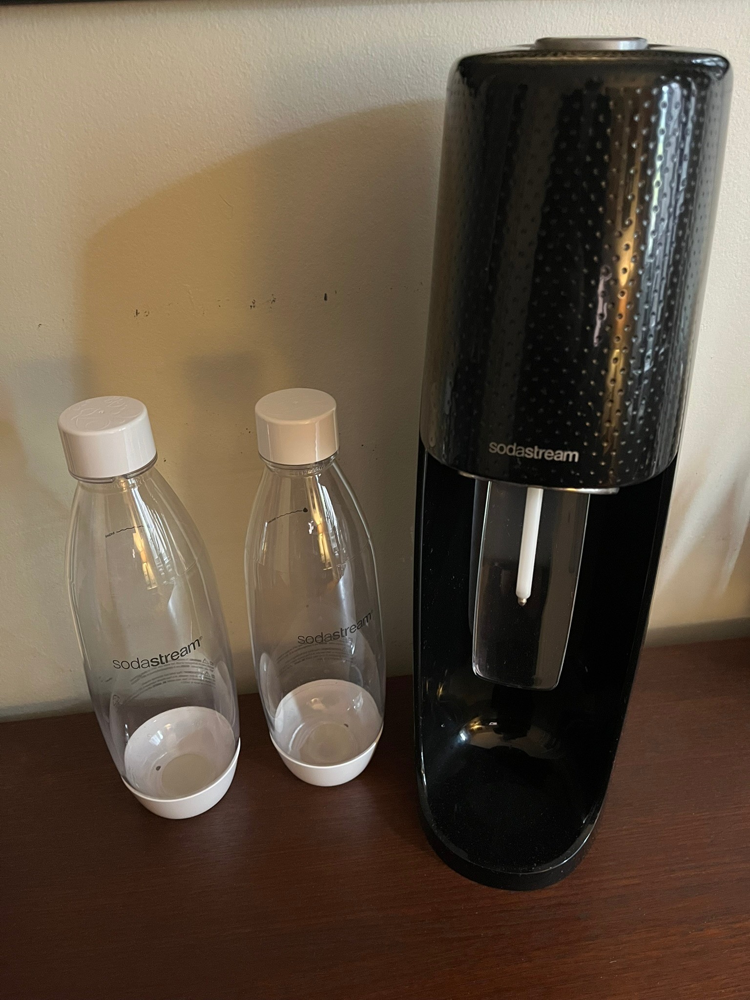 SodaStream Fizzi with 2 Bottles