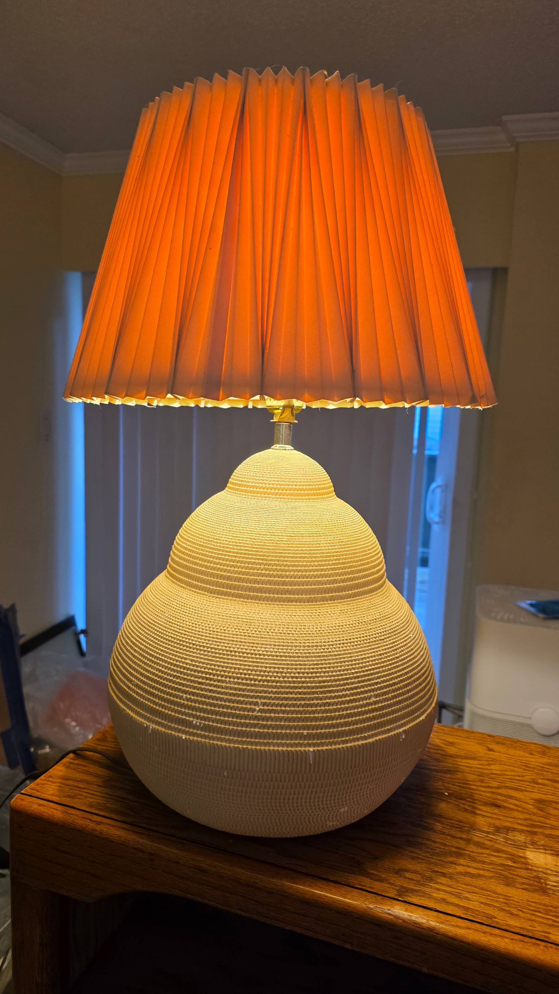 ✨ Textured Cream Ceramic Table Lamp with Pleated Shade ✨ - photo 4