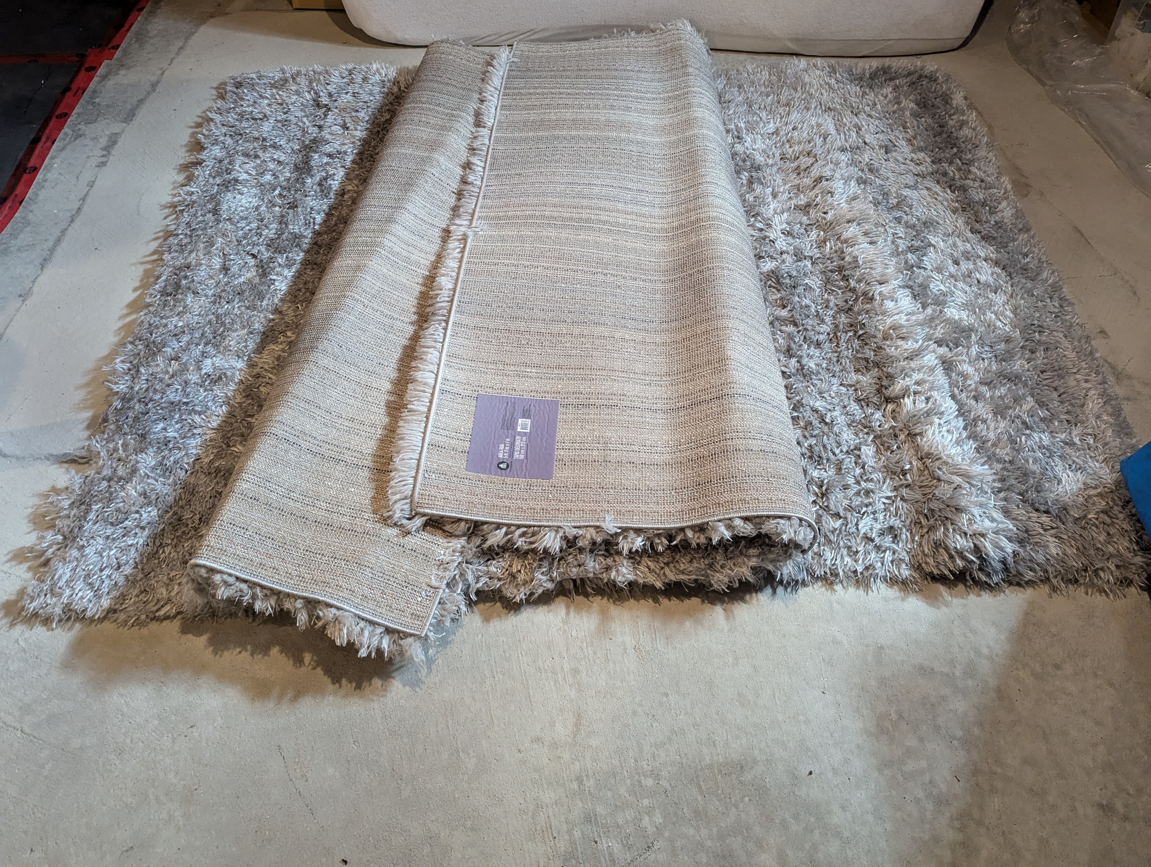 Area Rug Grey color