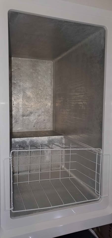 Danby Designer 5.1 cu. ft. Freezer - photo 4