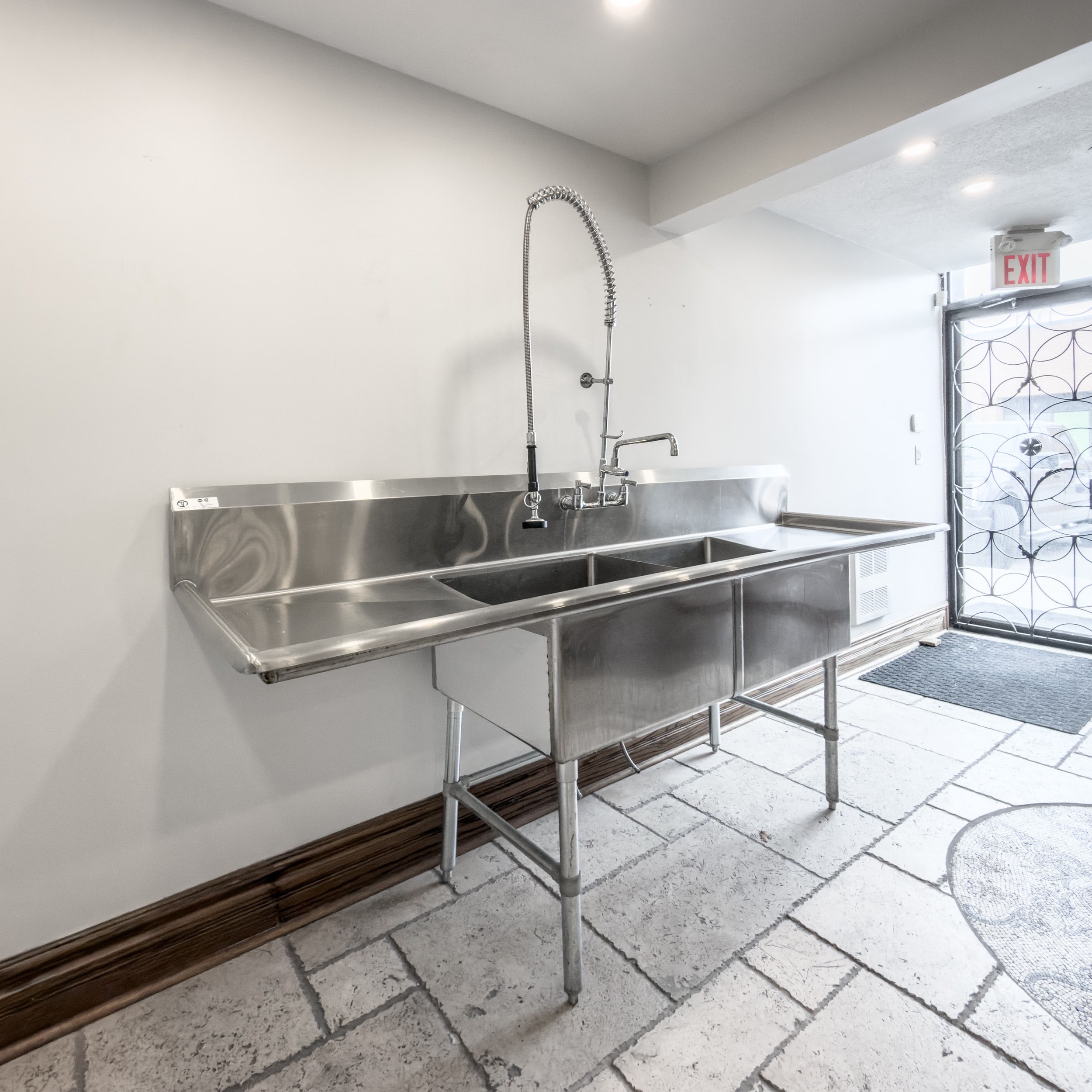Tarrison Industrial Sink with Faucet and Pre-Rinse (96.5" x 30") - photo 2