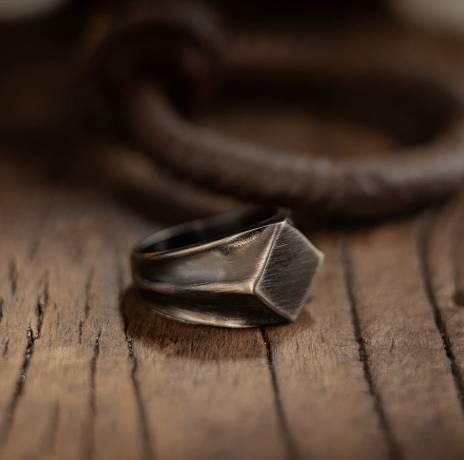Men's Silver Tone Signet Ring - Diamond Shape