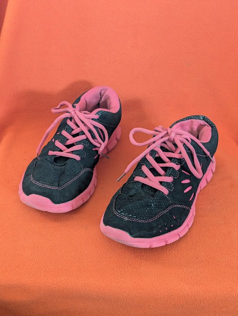 Size 9.5 pink and black ladies runners - no insoles - photo 2