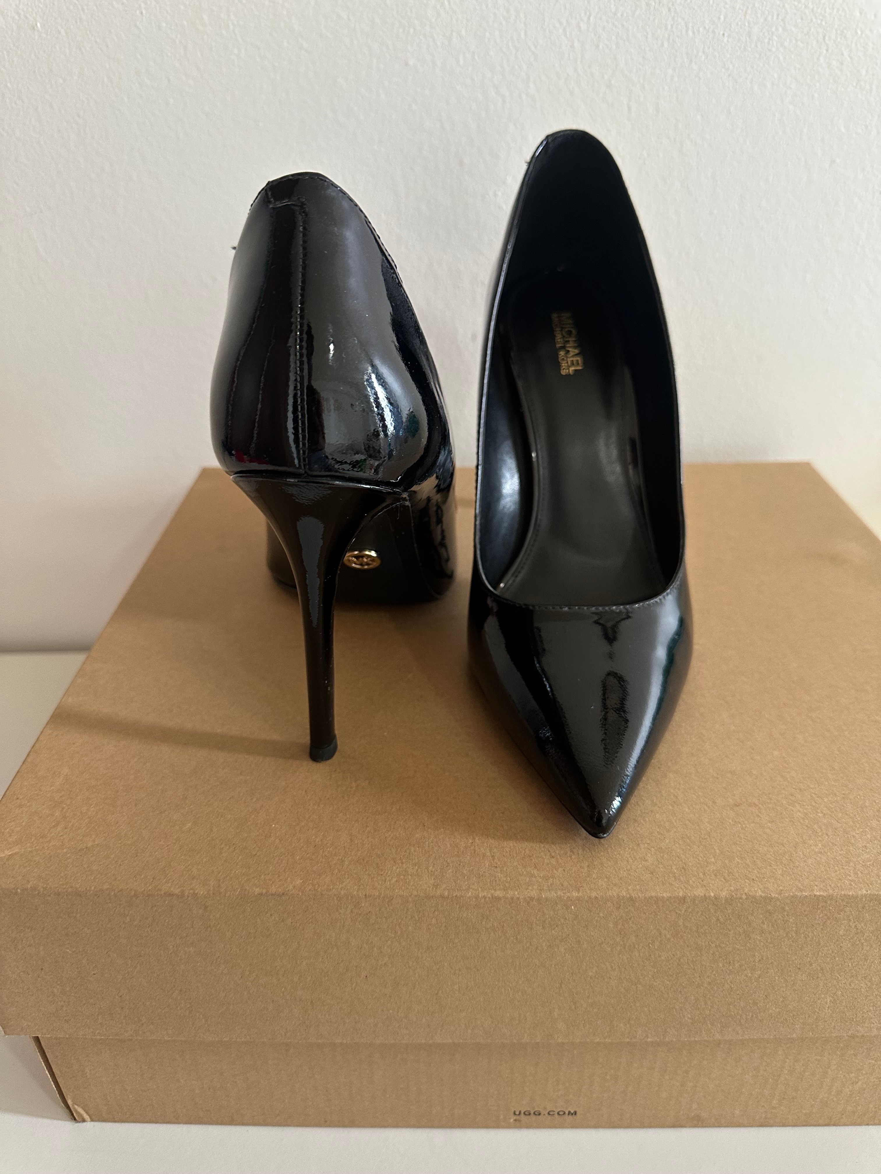 Michael Kors Black Patent Leather Pumps - photo 3