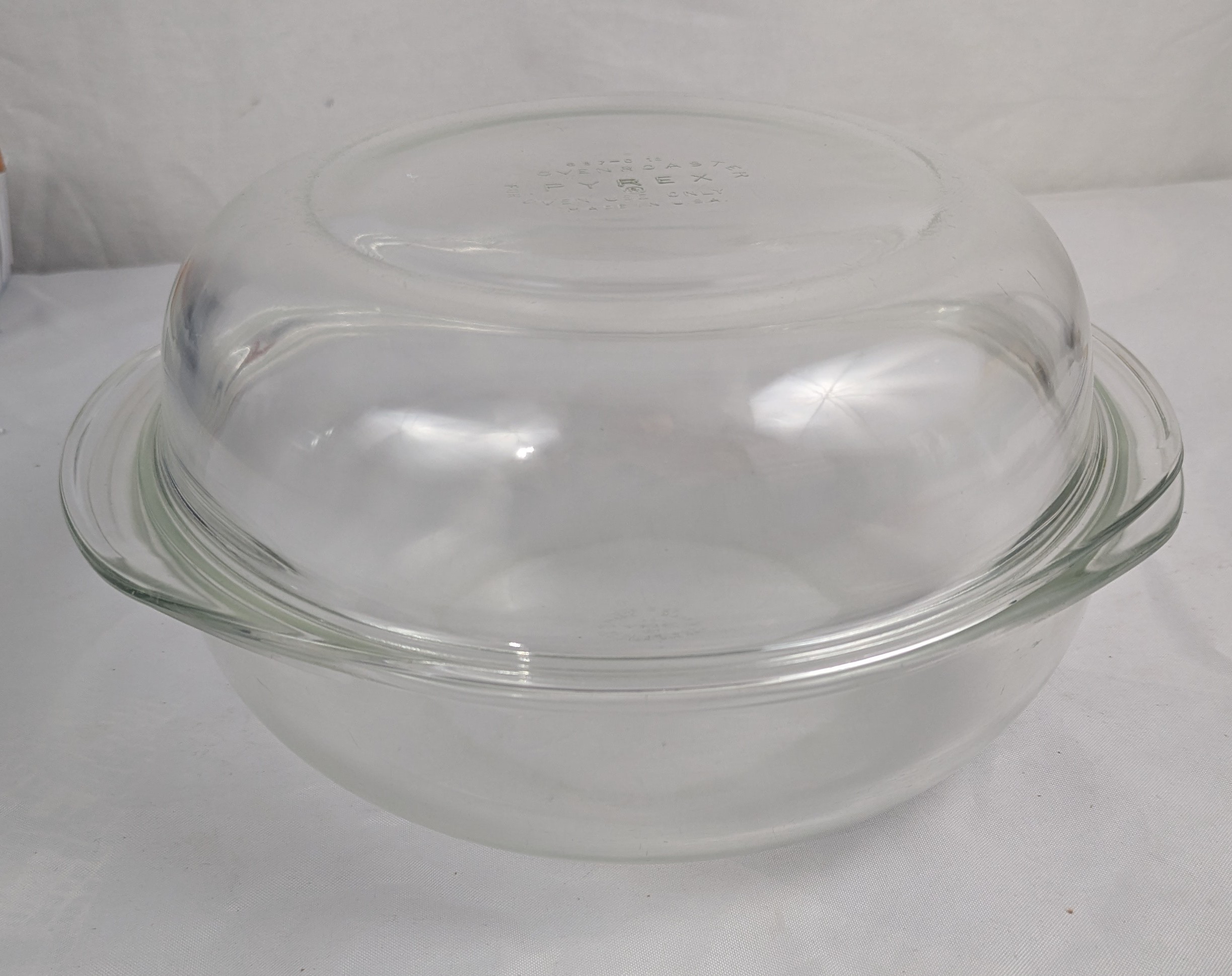 PYREX 026 Dome 3QT-Oven Roaster w/Lid 687-C 10"x 6" USA