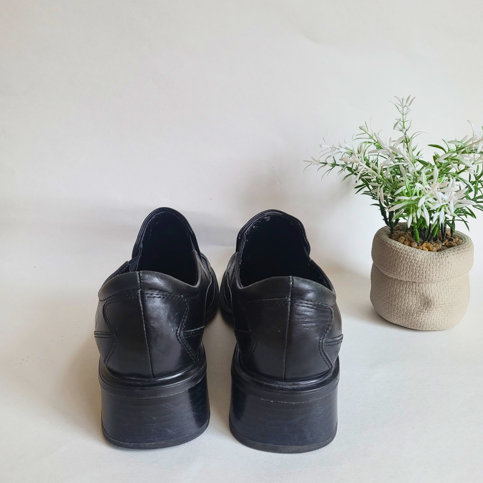 Price DROP - Spring Brand Size 7.5 Black Loafers - South Ajax - photo 3
