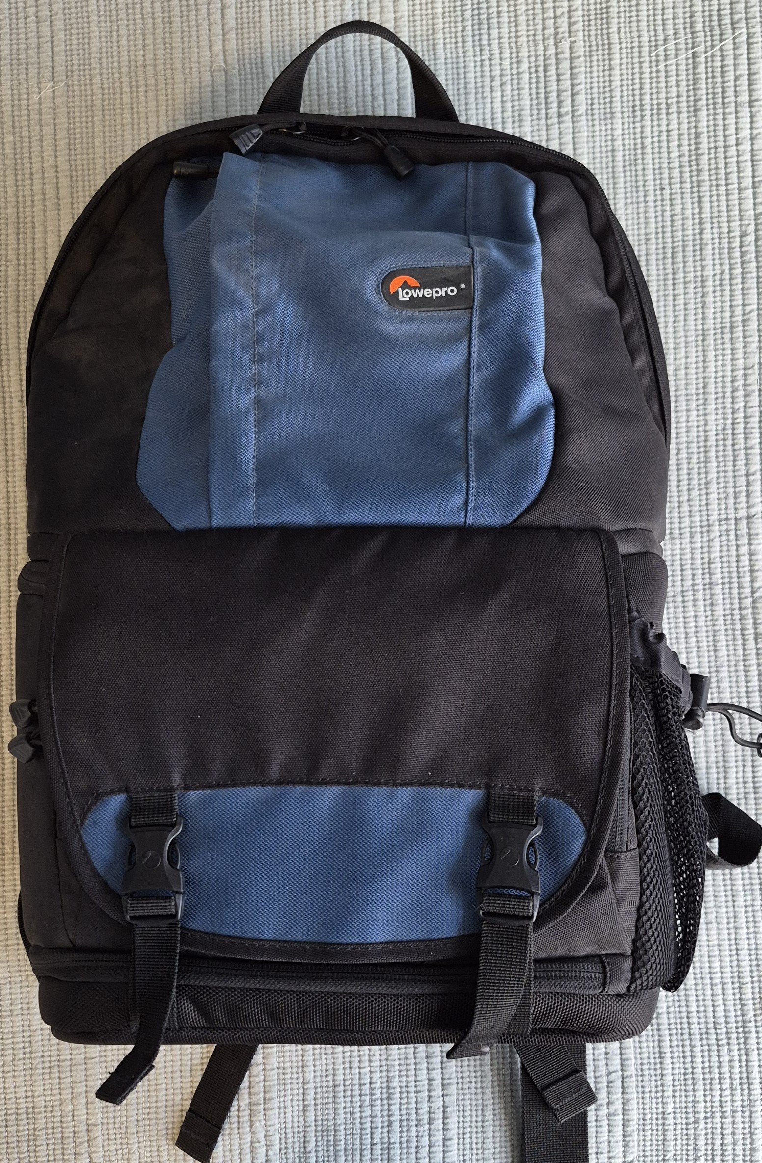 Lowepro Camera and Laptop Backpack - photo 2