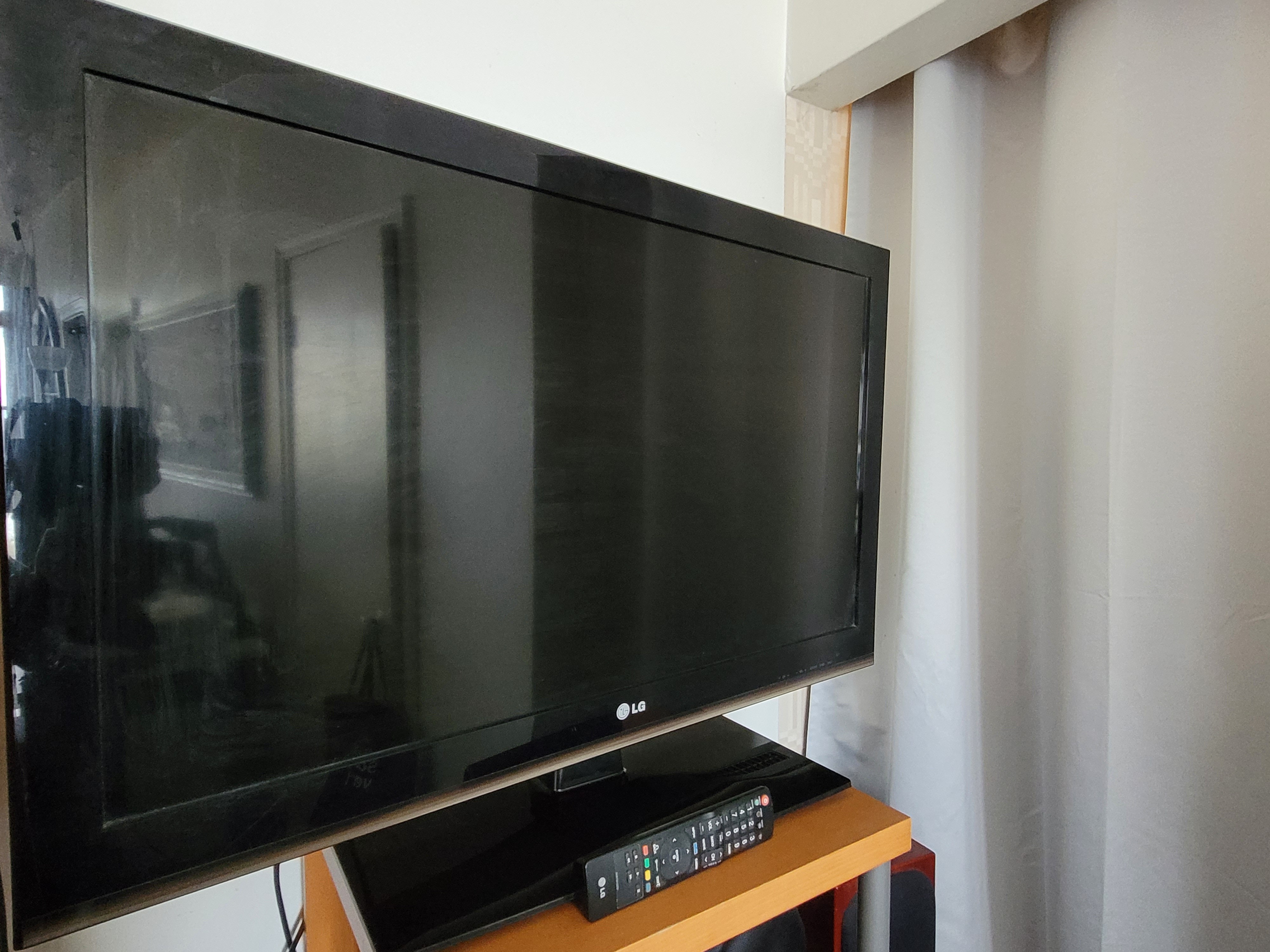 LG 37" TV