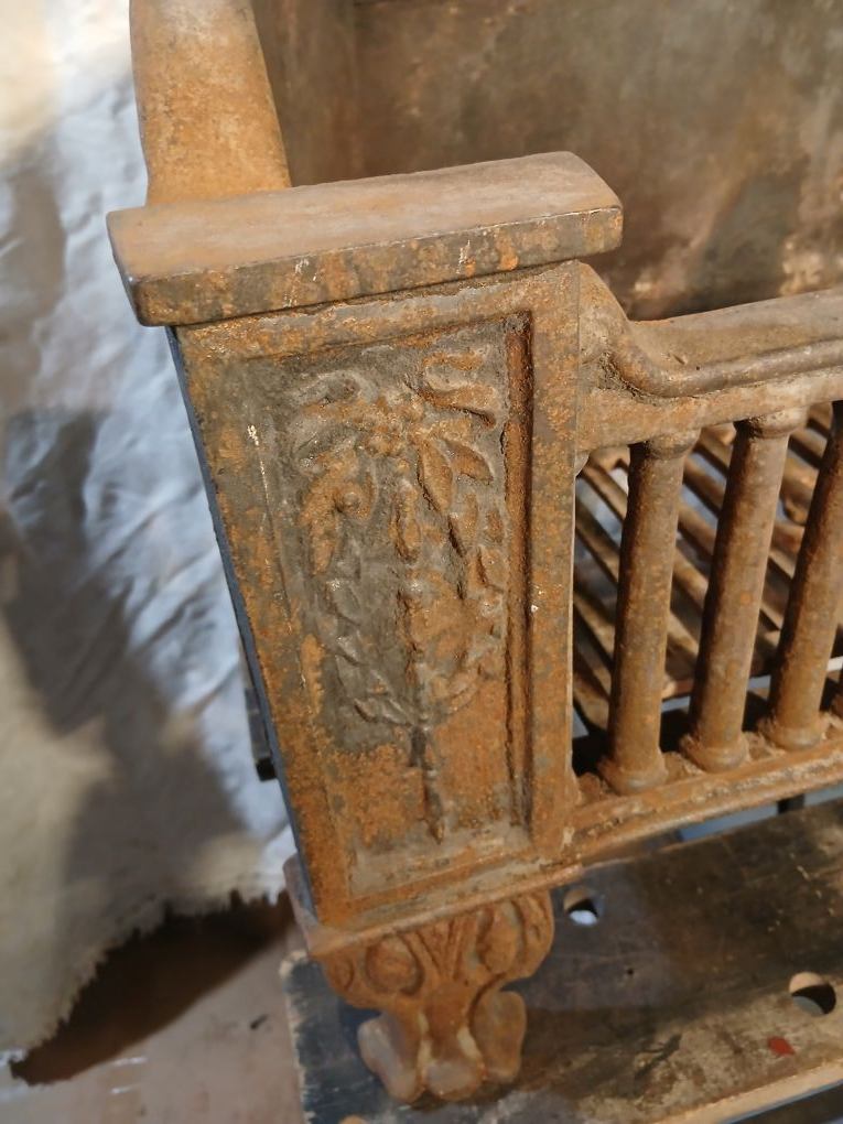 Antique Cast Iron Fireplace Coal Grate – Victorian with Wheels - photo 3