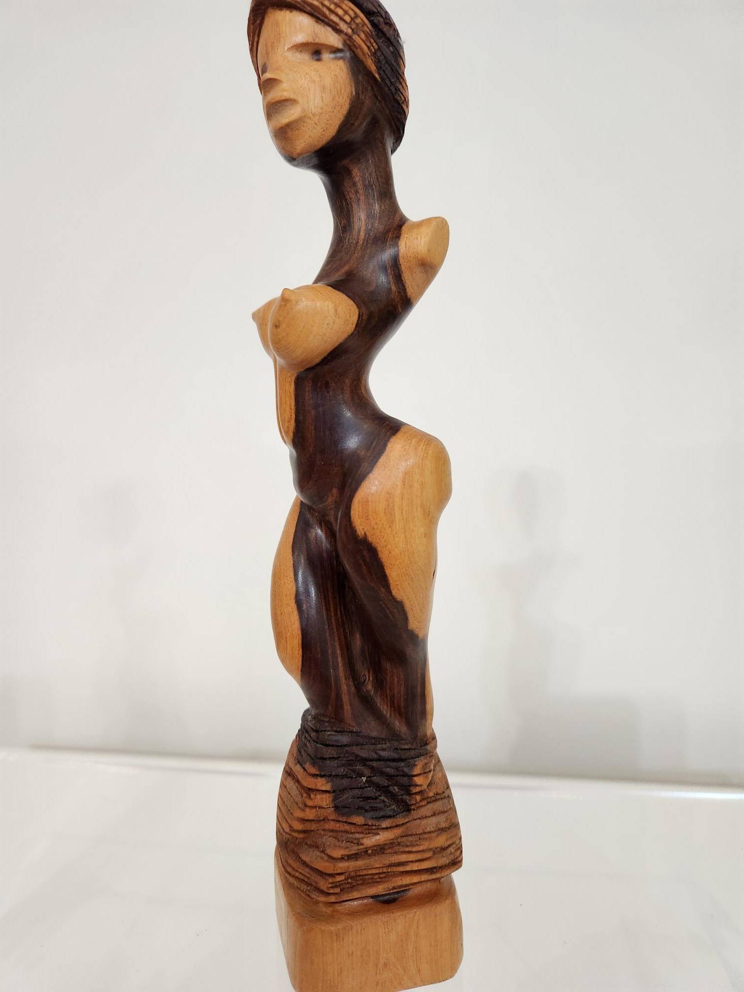 Female Figurative Wooden Sculpture, Vintage Cuban Modernism - photo 4