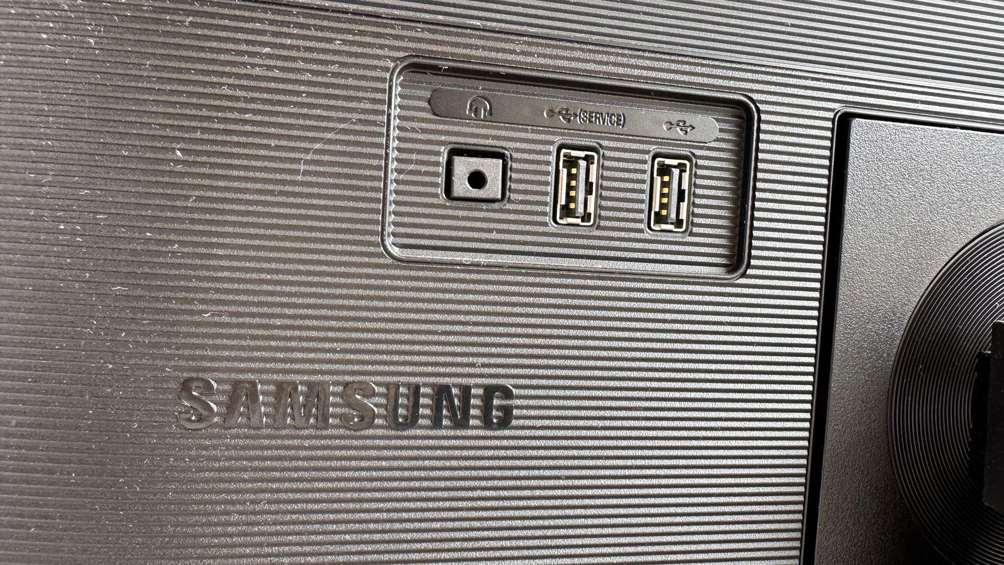 Samsung 24" FHD Monitor - photo 4