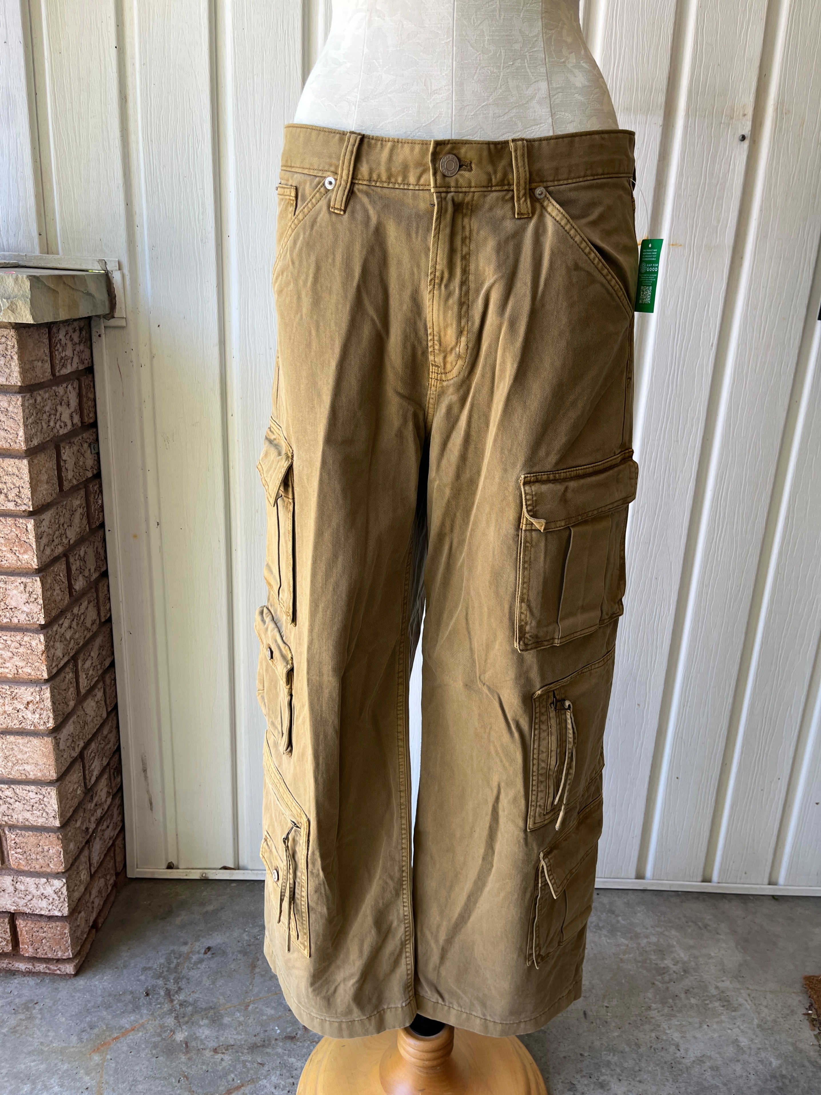 Gap Cargo Pants Size 8 Khaki