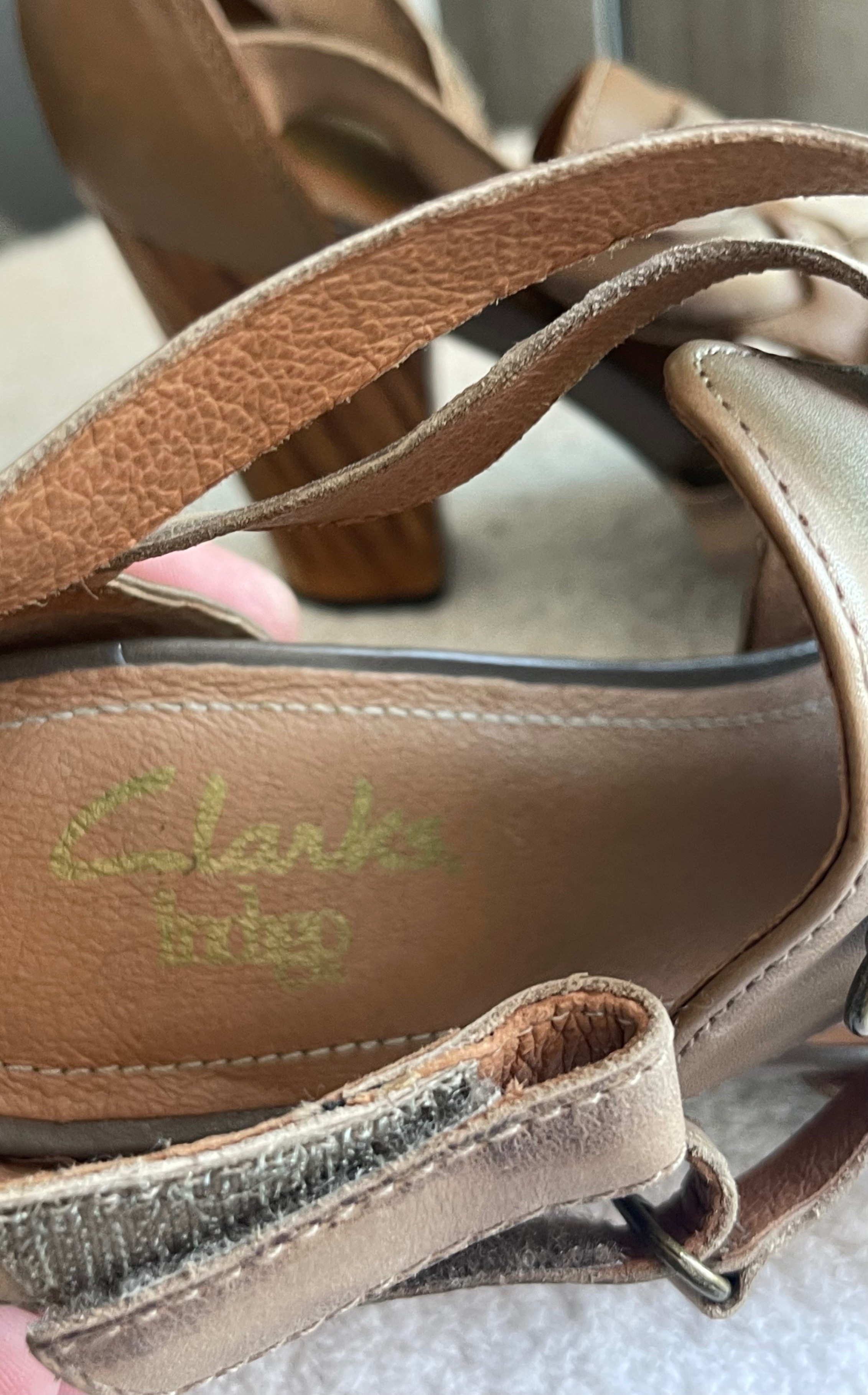 Clarks "Rosa Hyde" Beige Leather Heels (Size 9.5) - photo 3