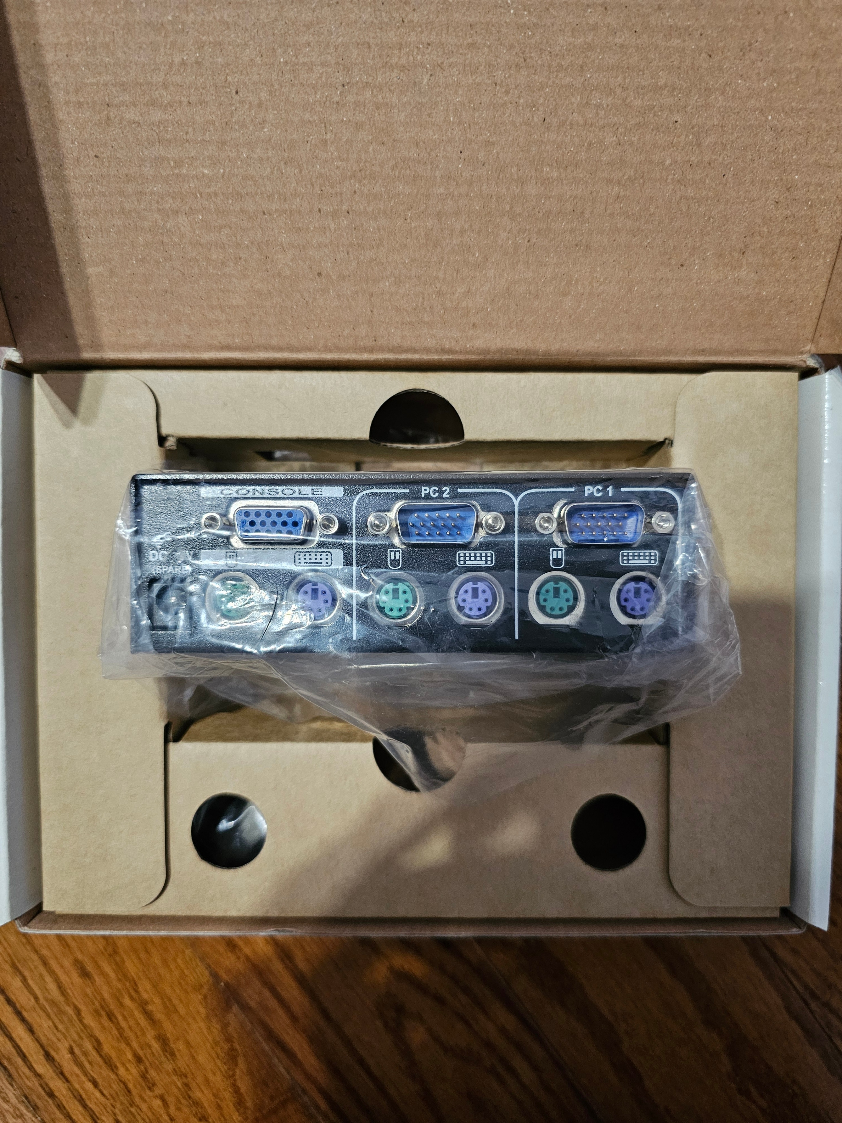 StarTech SV231 PS/2 KVM Switch - photo 3