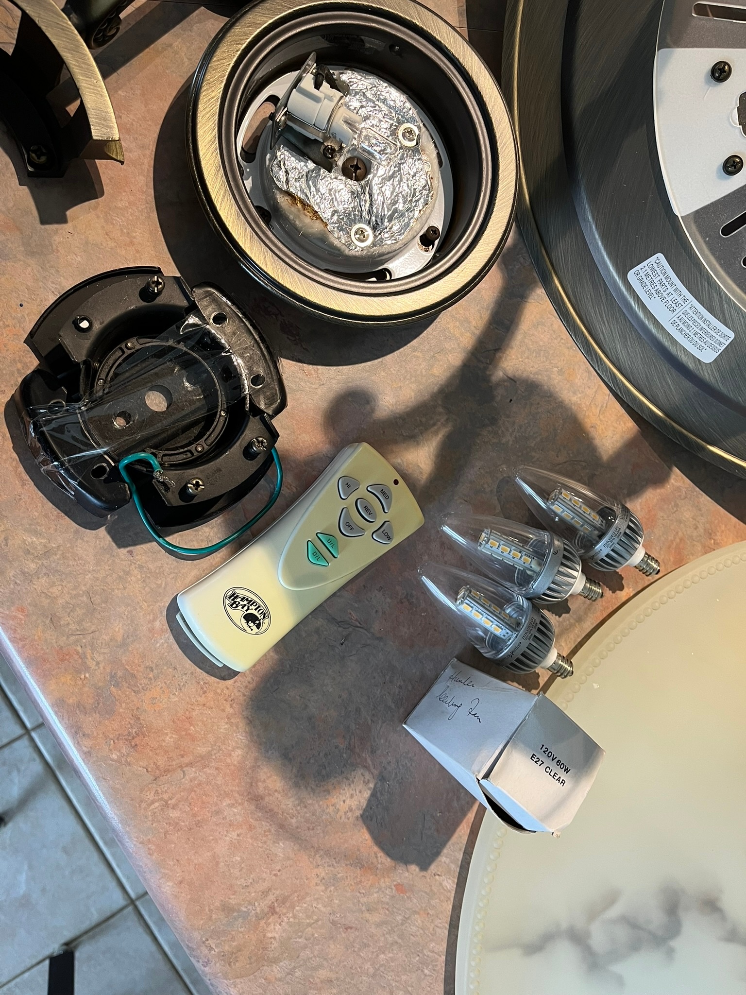 Vintage-Style Ceiling Fan with Remote and Lights - photo 4