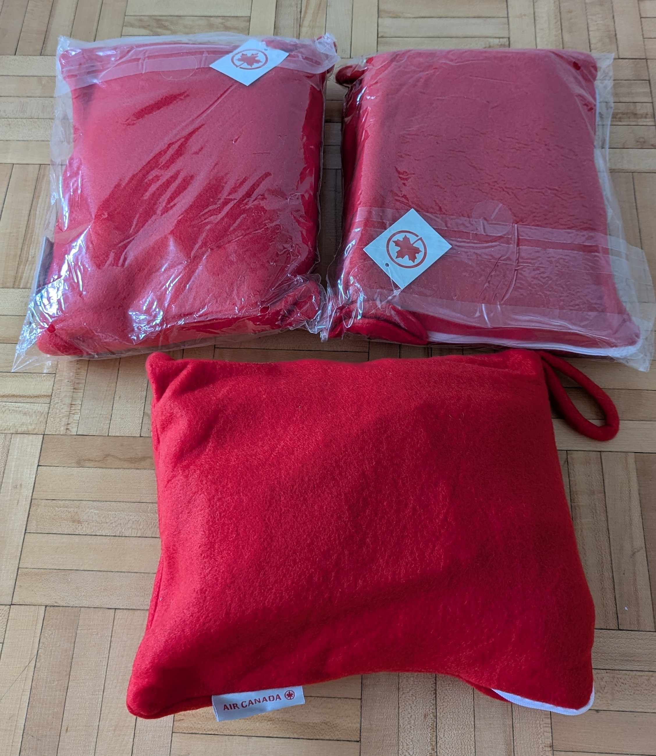 NEW Air Canada Travel Airplane Kit Blanket inflatable pillow - photo 4