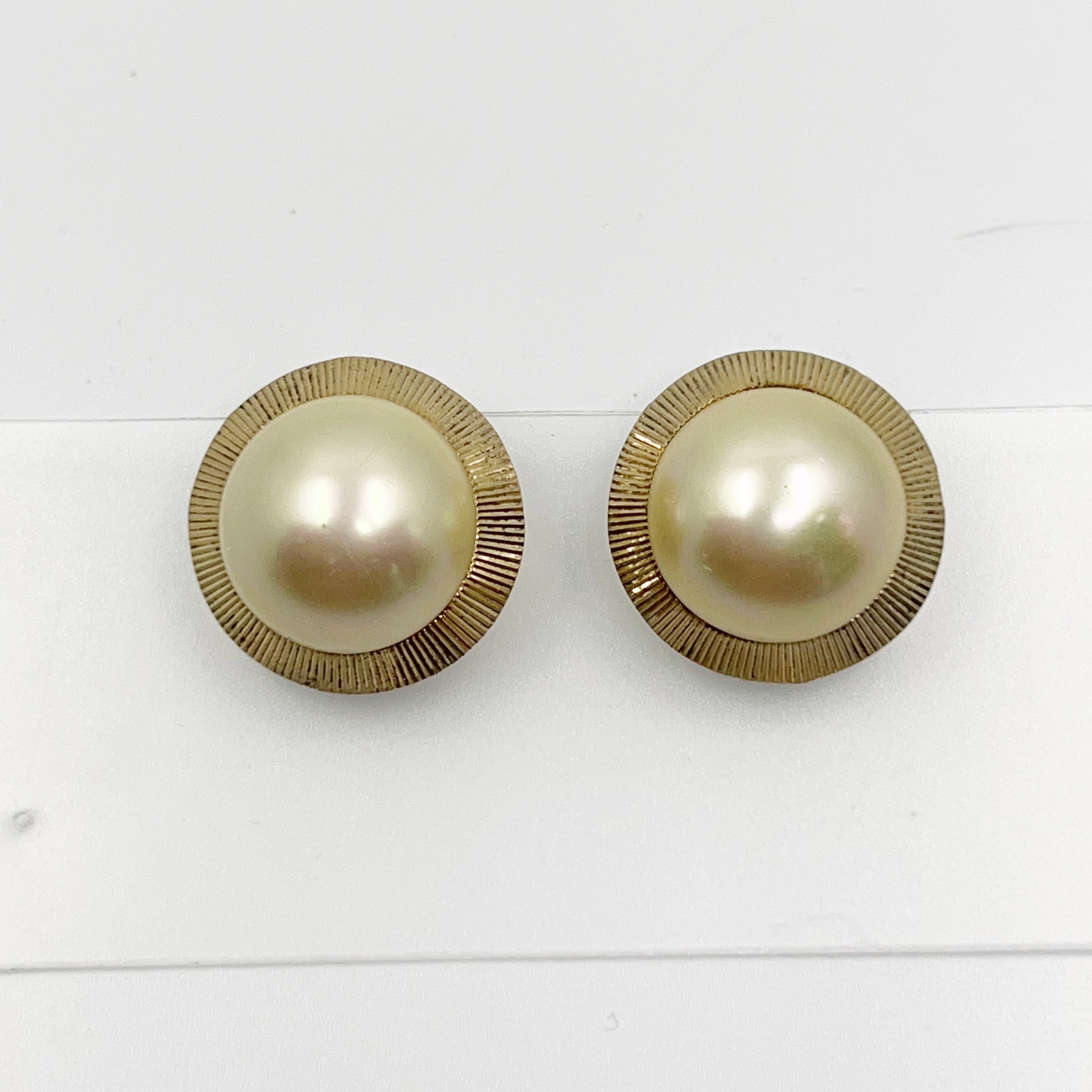 vintage Gold tone Majorica Mabe pearl Earrings - GM982 - photo 2