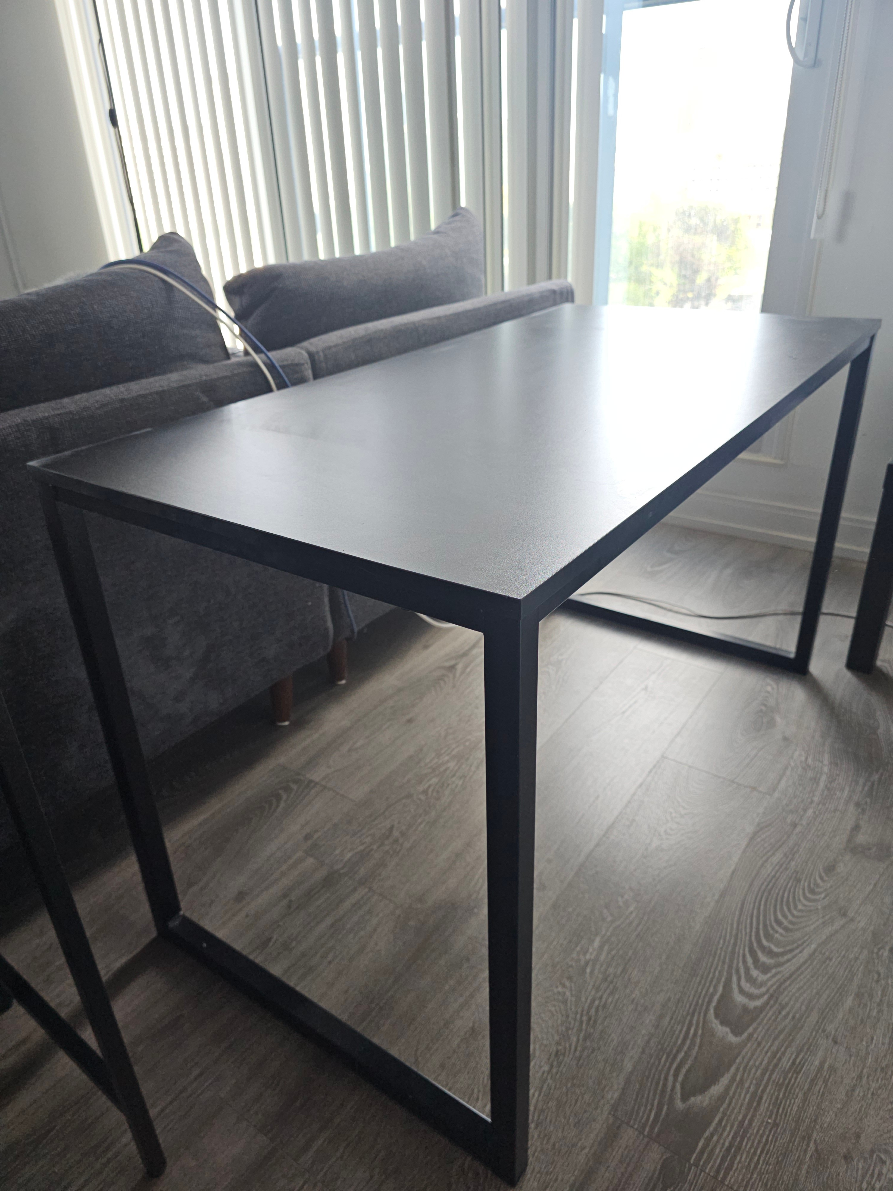 Sturdy Desk Table for Sale - photo 2