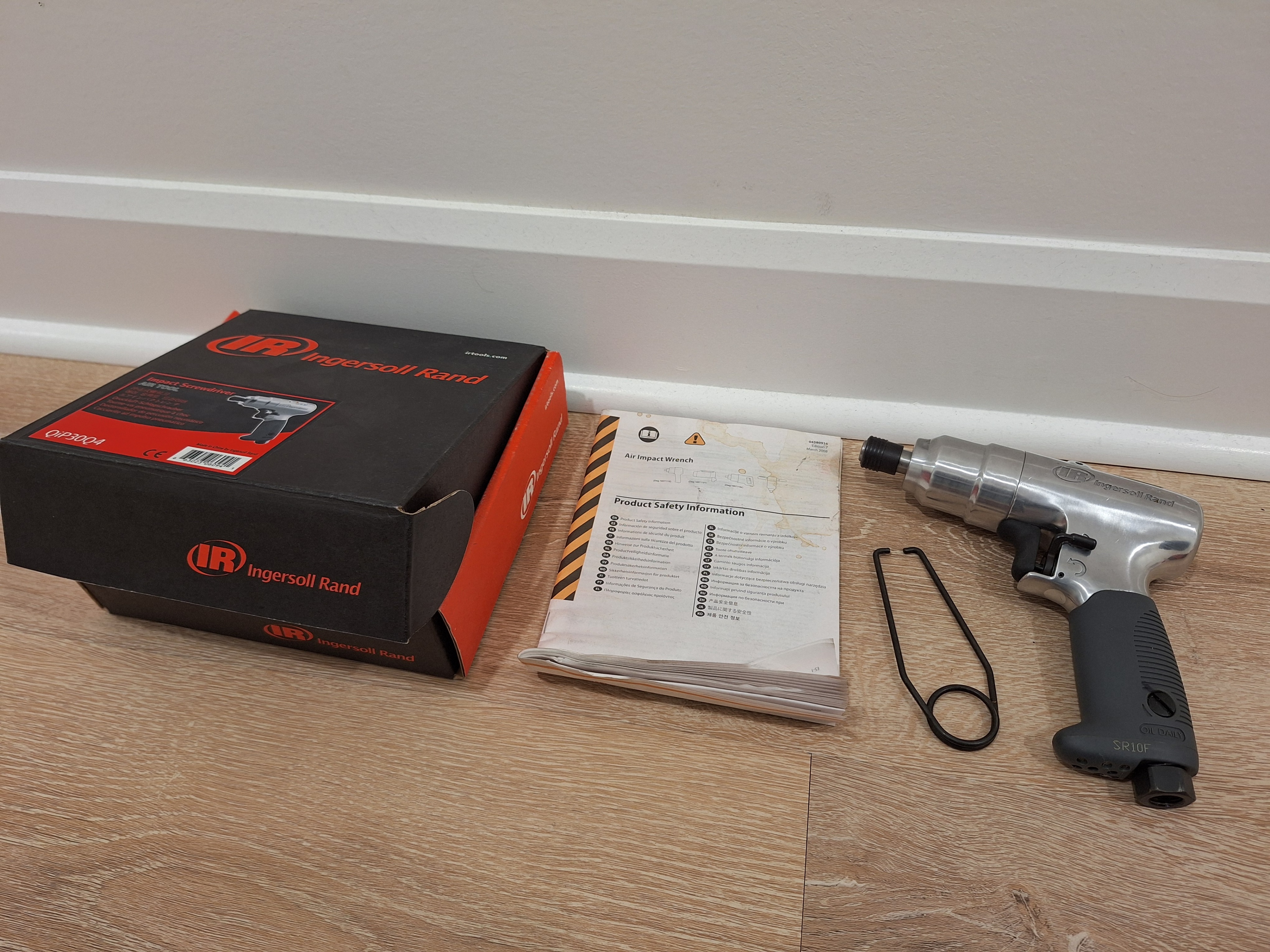 (Retail $500+) Ingersoll Rand QiP30Q4 Air Impact Screwdriver - photo 2