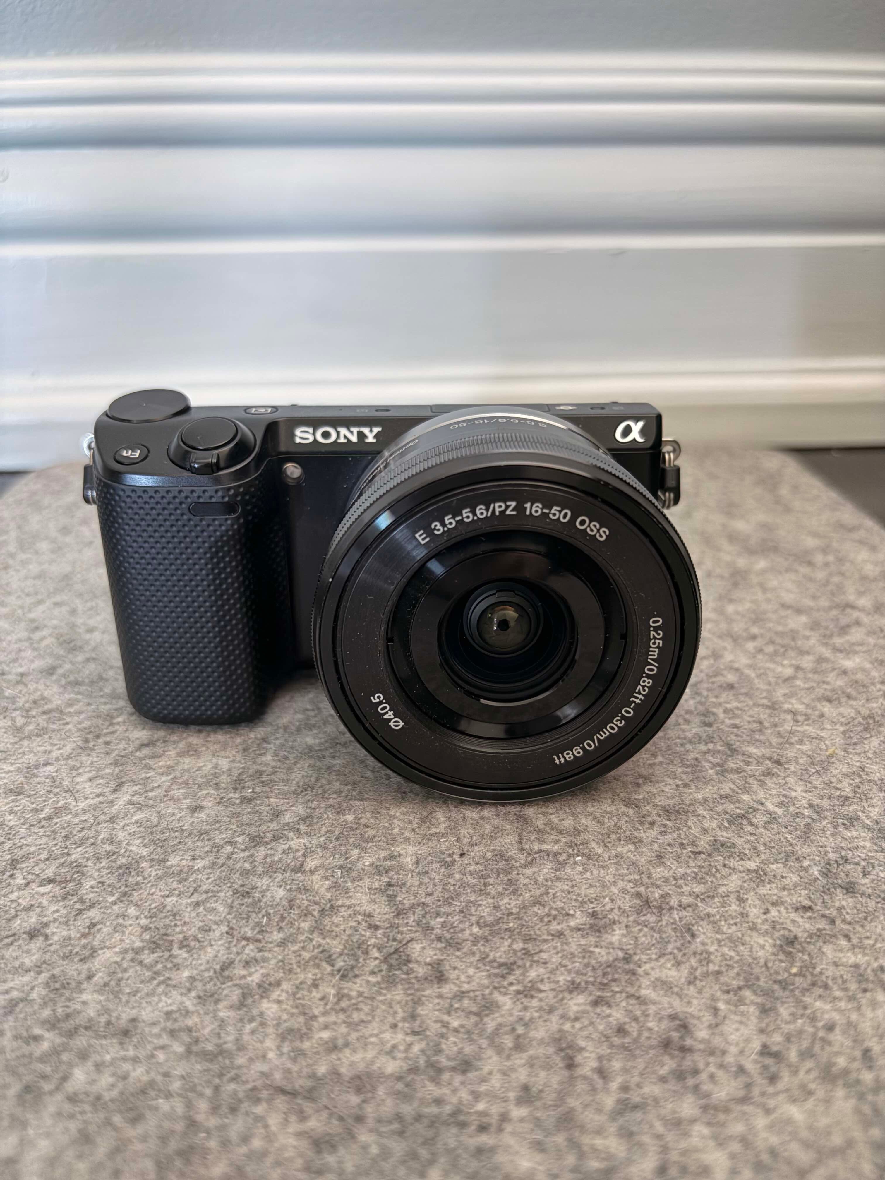 Sony NEX-5R Mirrorless Camera + Lens
