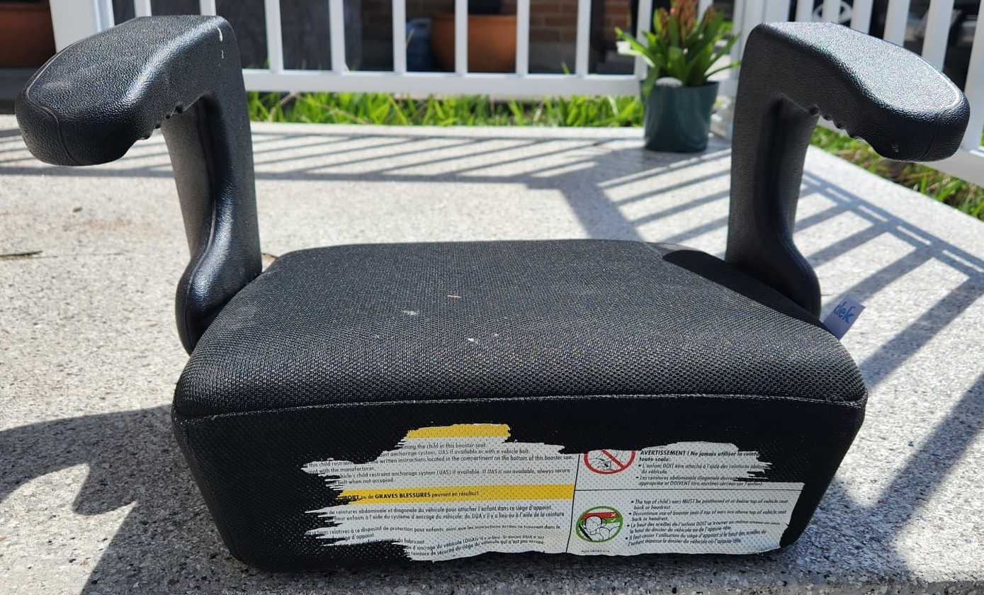 Clek Booster Seat – Black | EUC | Toronto