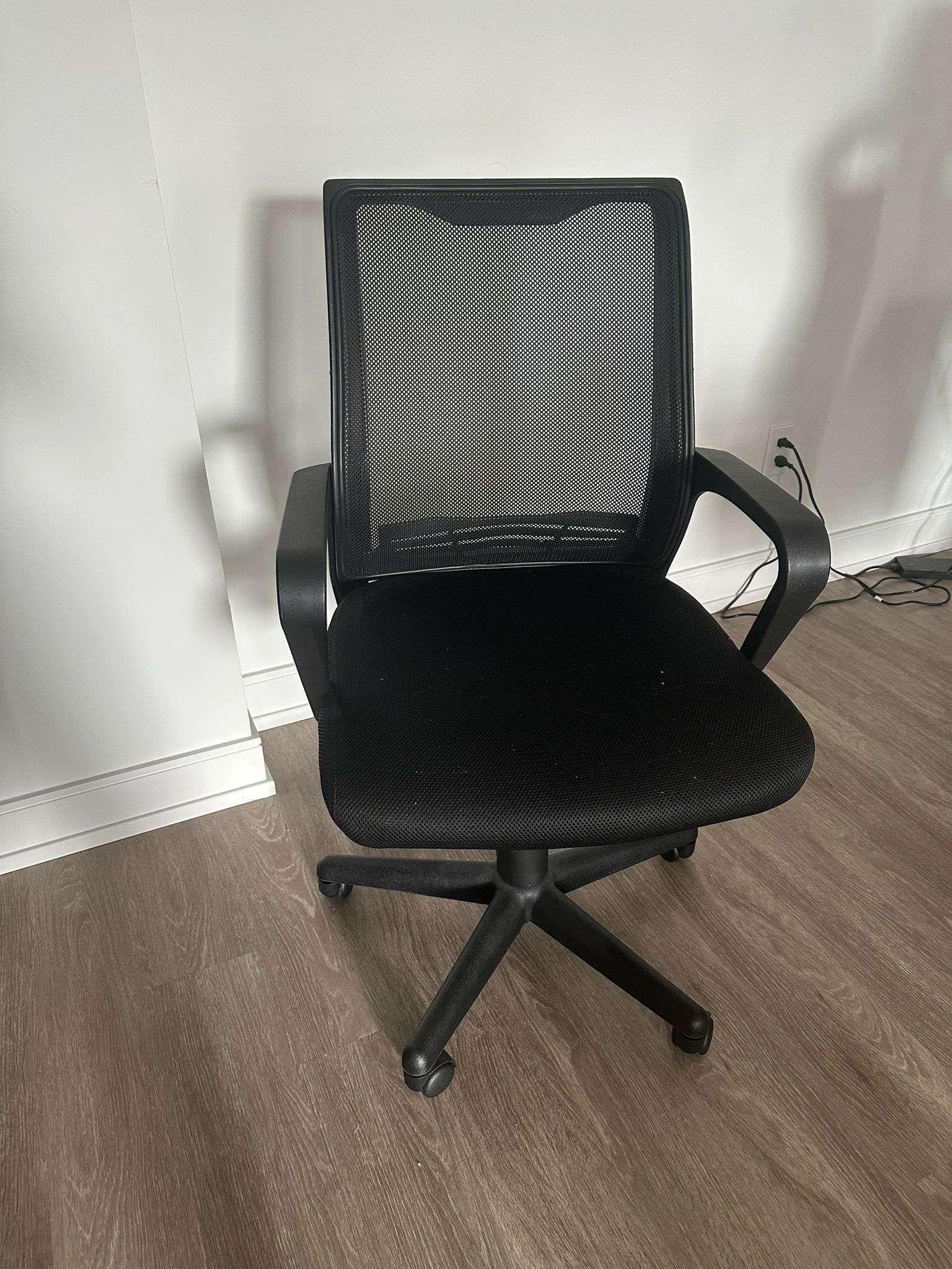 Desk Chair - Rolling/Wheels