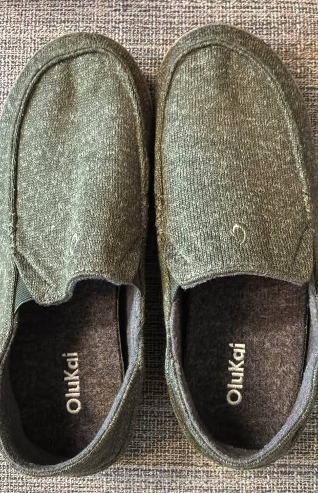 Like New OluKai Moloa Hulu Slippers size Men’s 9 - photo 3