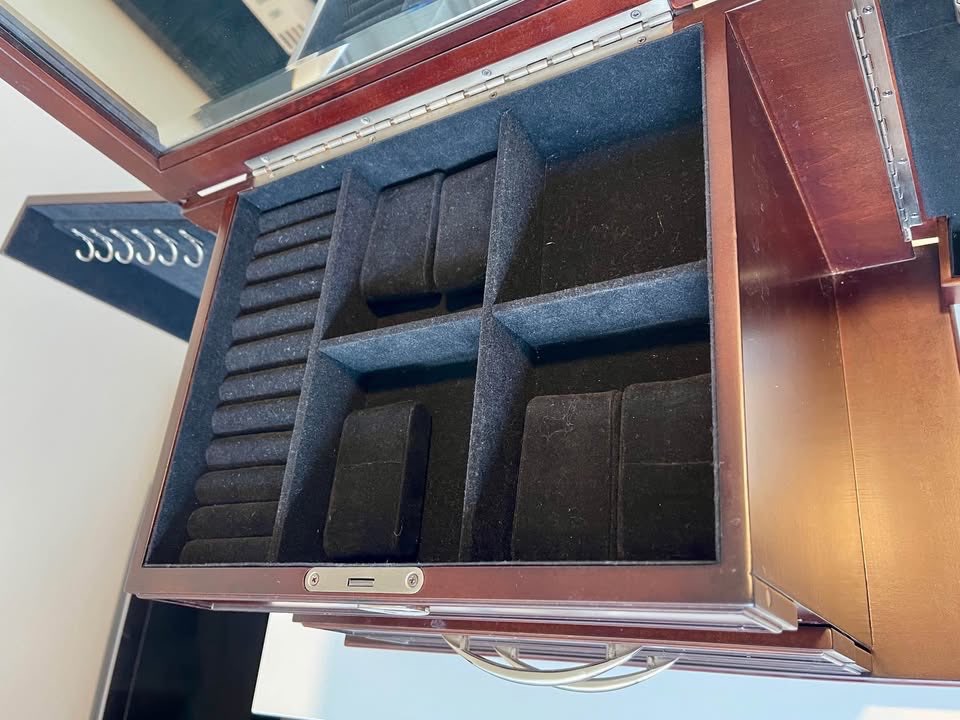 Large Wooden Jewelry Chest with Mirror & Locking Key - photo 4