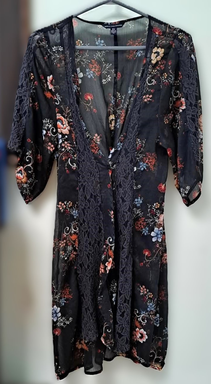 American Eagle Outfitters Sheer Floral Lace-Trim Kimono Like New - photo 2