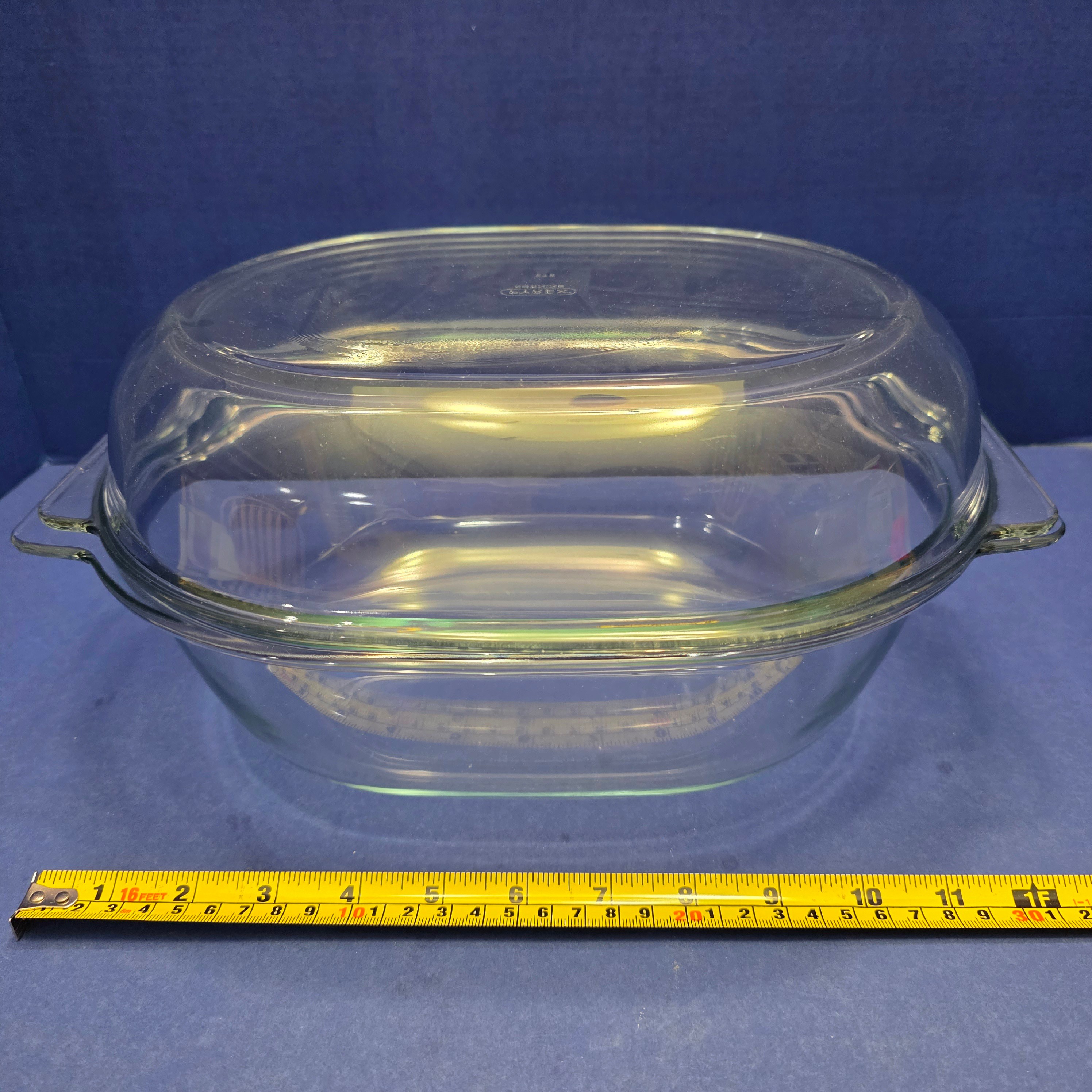 Large Oval Pyrex Glass Casserole Dish with Lid A