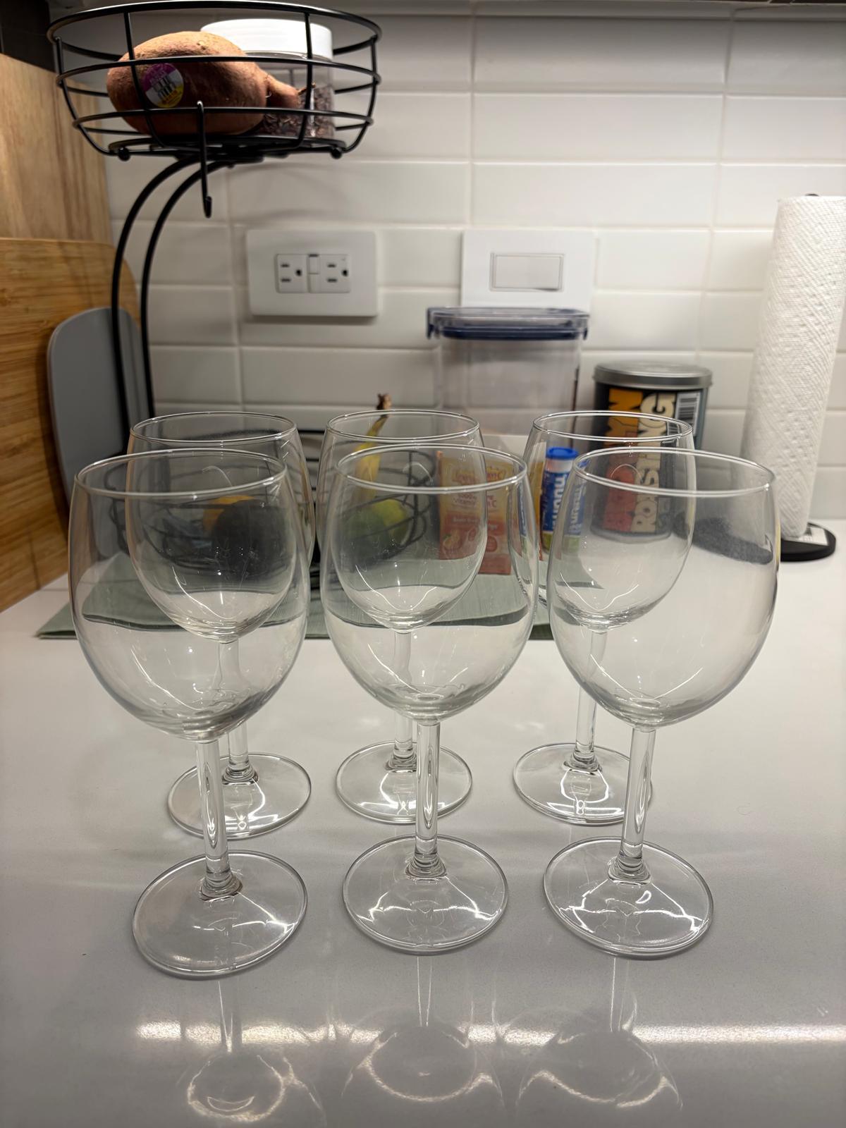 Set of 6 Clear Wine Glasses
