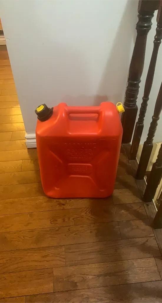 Scepter 20L Gasoline Jerry Can – Self-Venting – $17 - photo 3