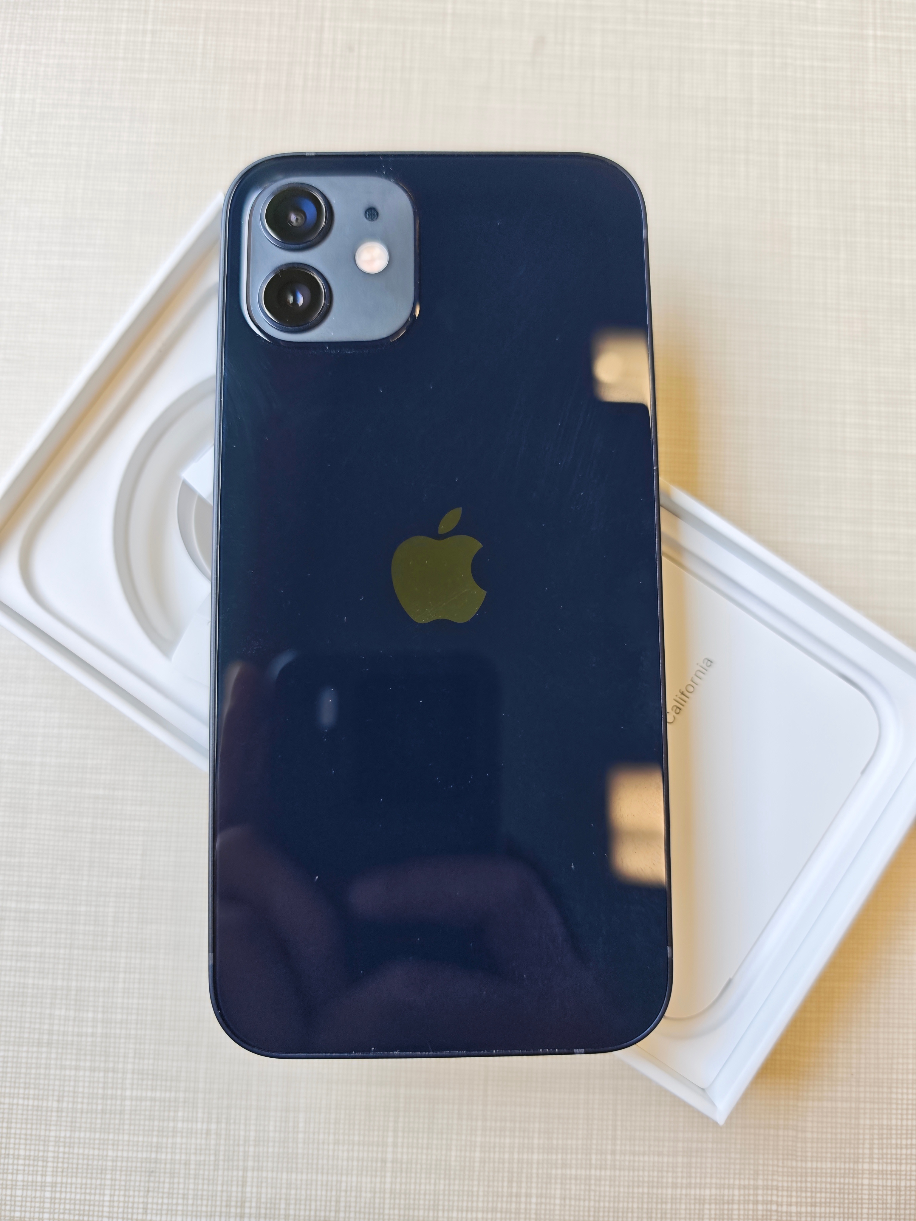 iPhone 12 Black 64GB - 100% Battery - Like New - photo 2