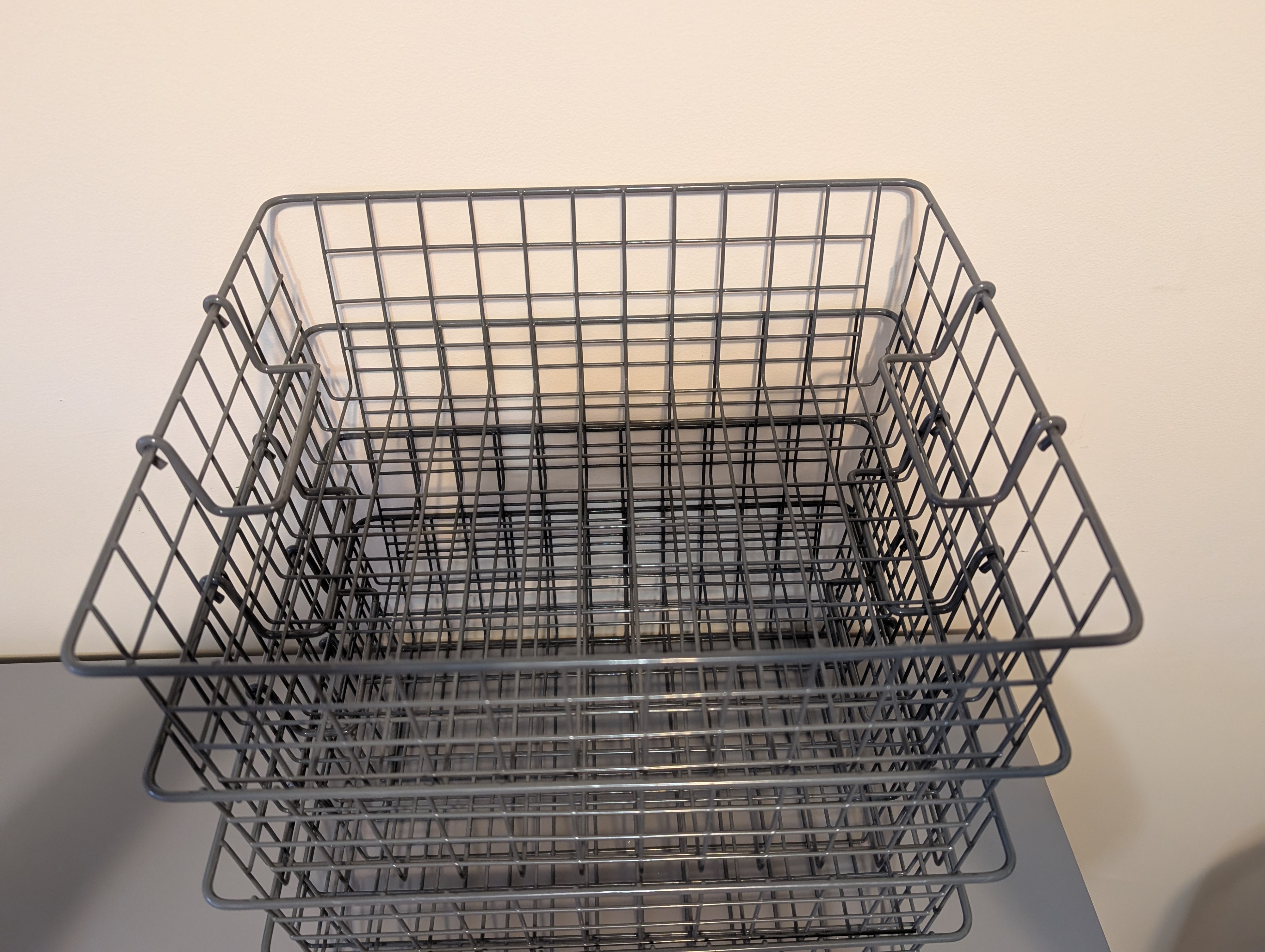 Set of 4 Stackable Gray Wire Storage Baskets - photo 2