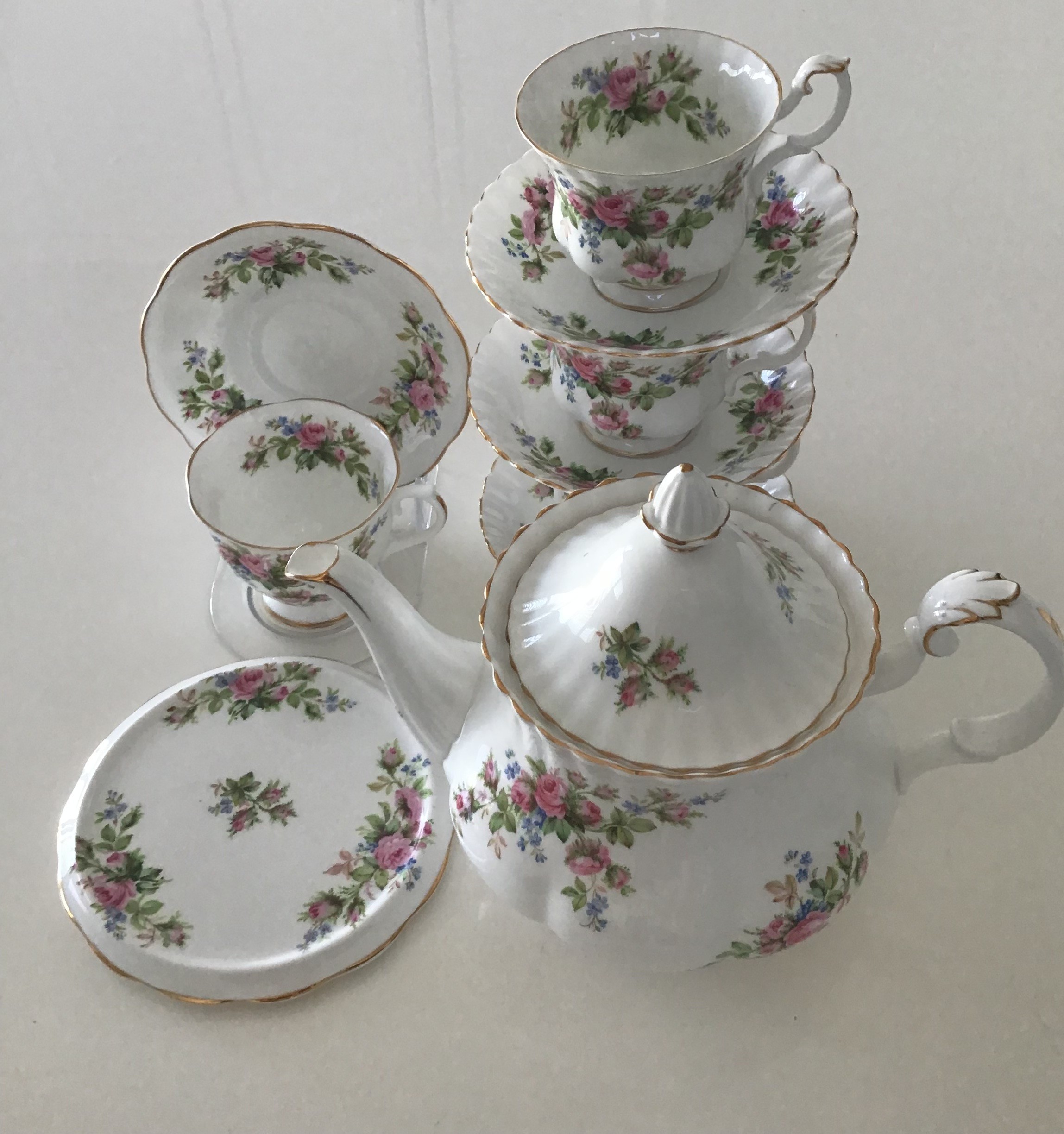 ROYAL ALBERT SET-TEAPOT, TRIVET, CUPS, SAUCERS