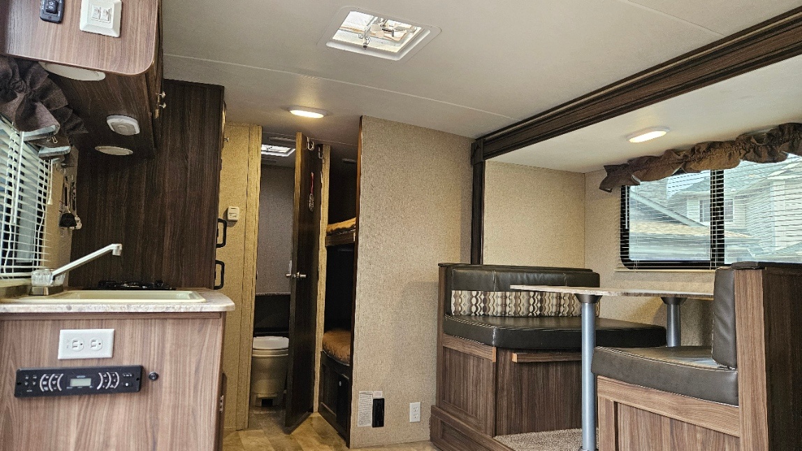 2018 Apex Nano 193BHS Banff Edition w/Bunks, Slideout, and more! - photo 3