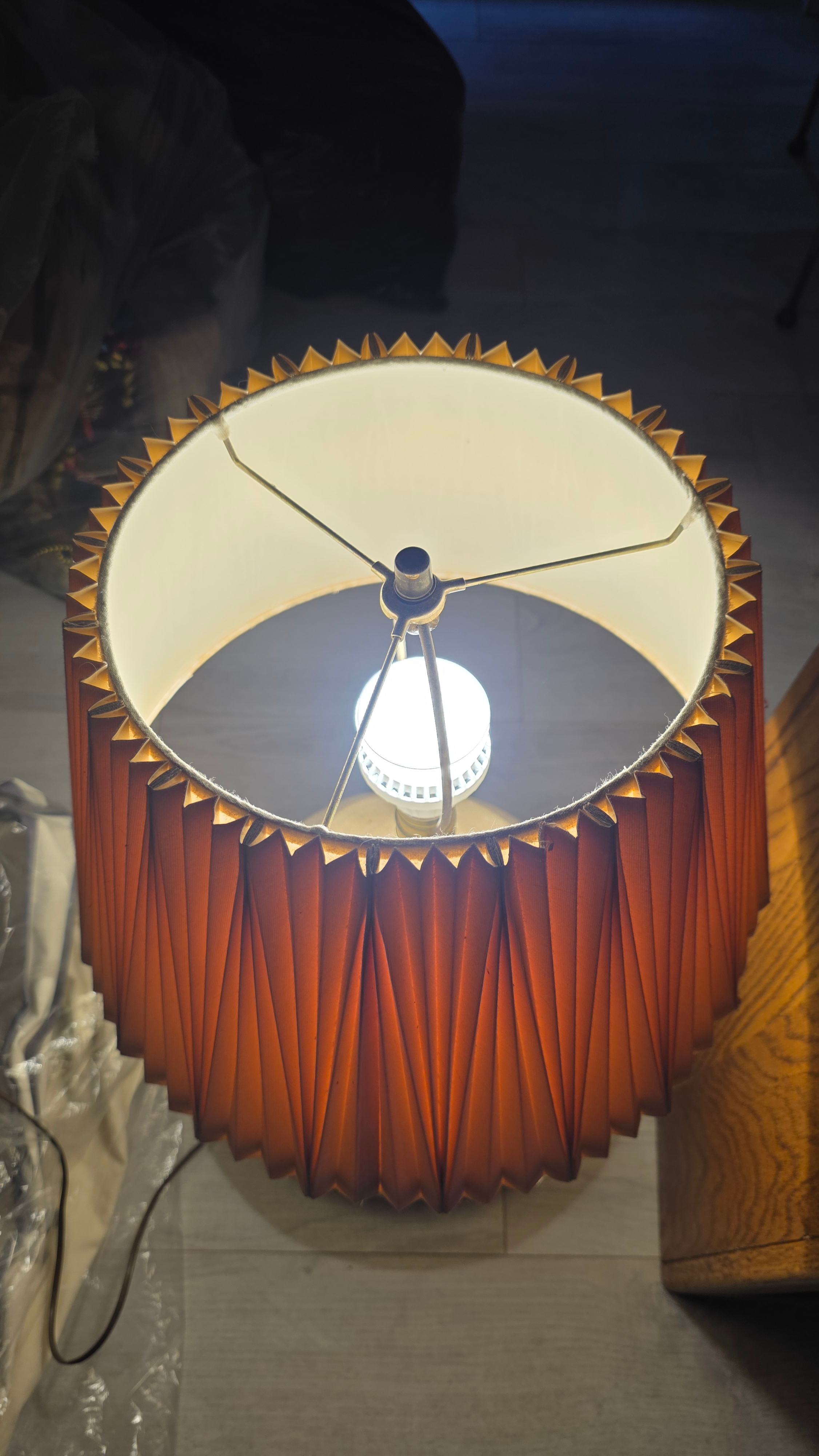 Textured Plaster Table Lamp with Pleated Shade - photo 4
