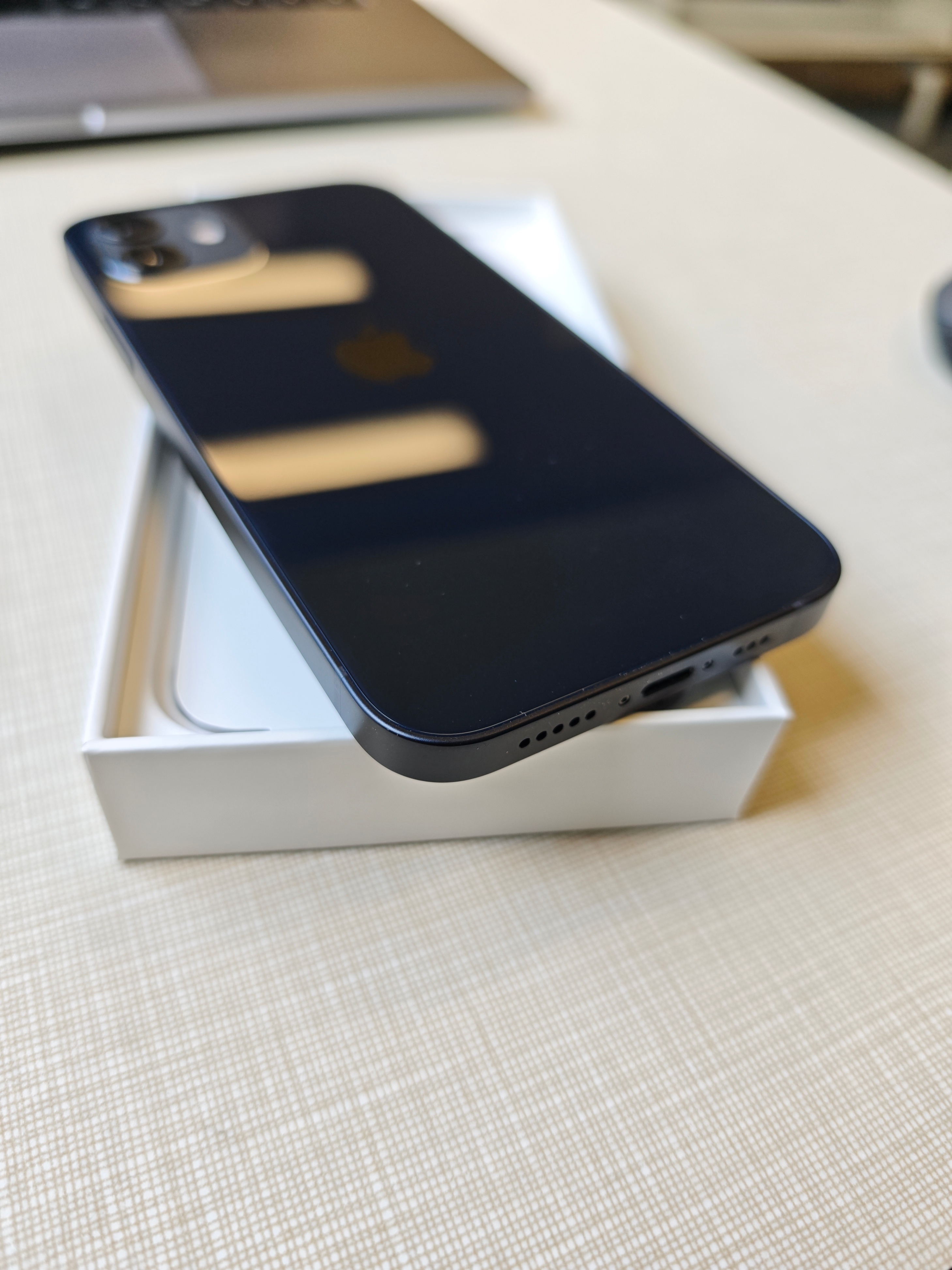 iPhone 12 Black 64GB - 100% Battery - Like New - photo 3
