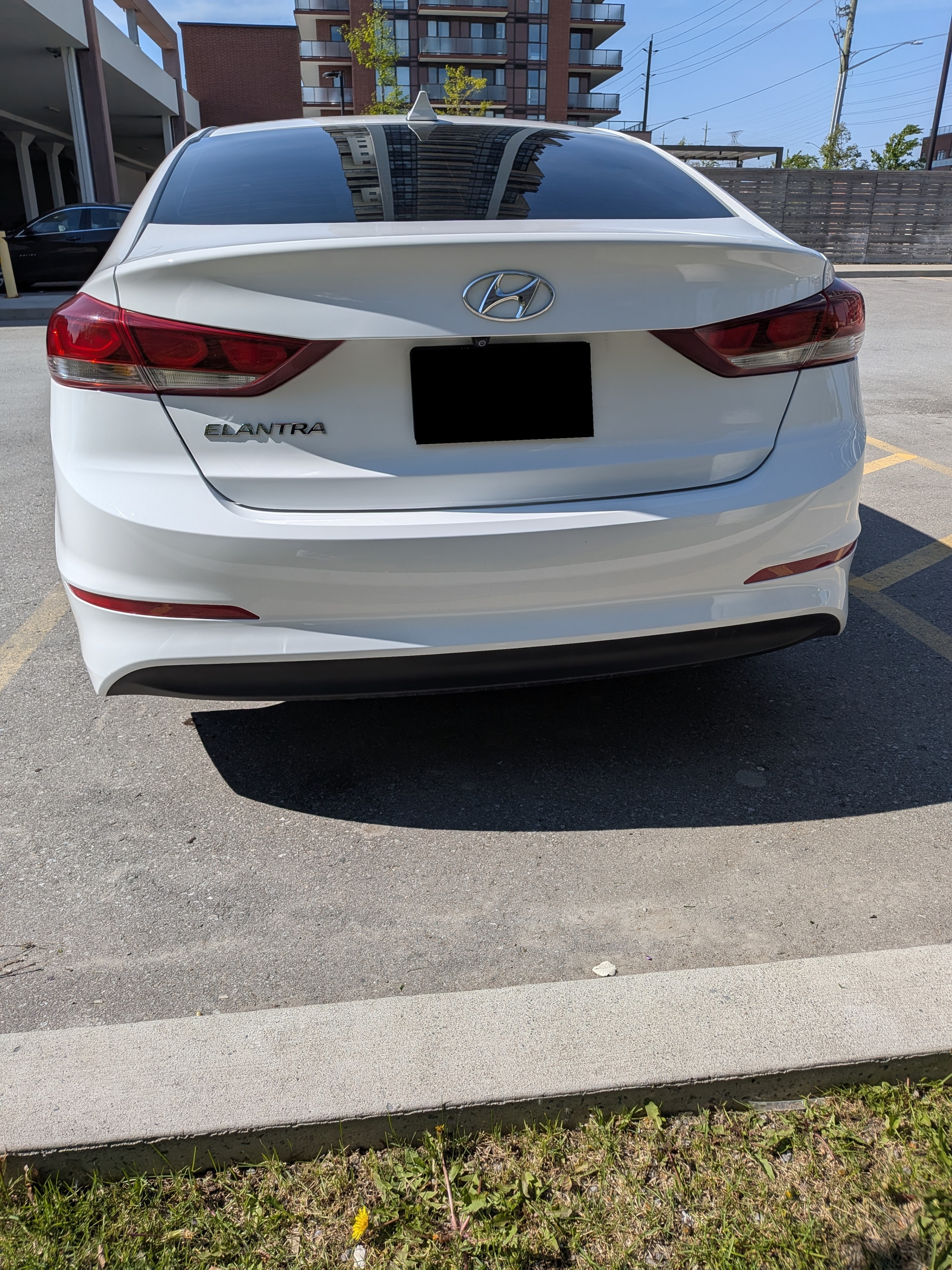 2018 Hyundai Elantra - 123,787 - photo 2