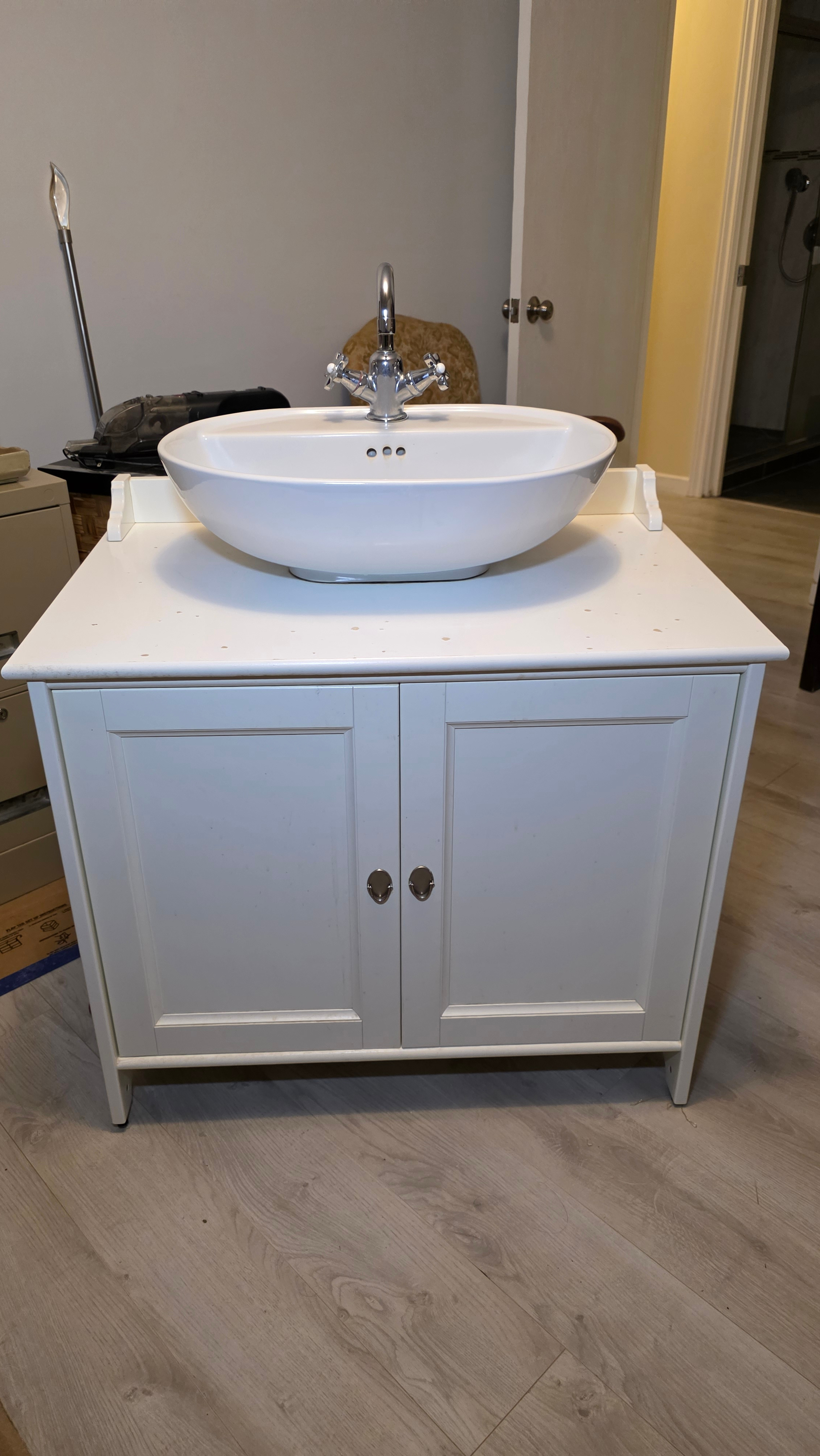🚿 White Bathroom Vanity with Sink & Faucet 🚿