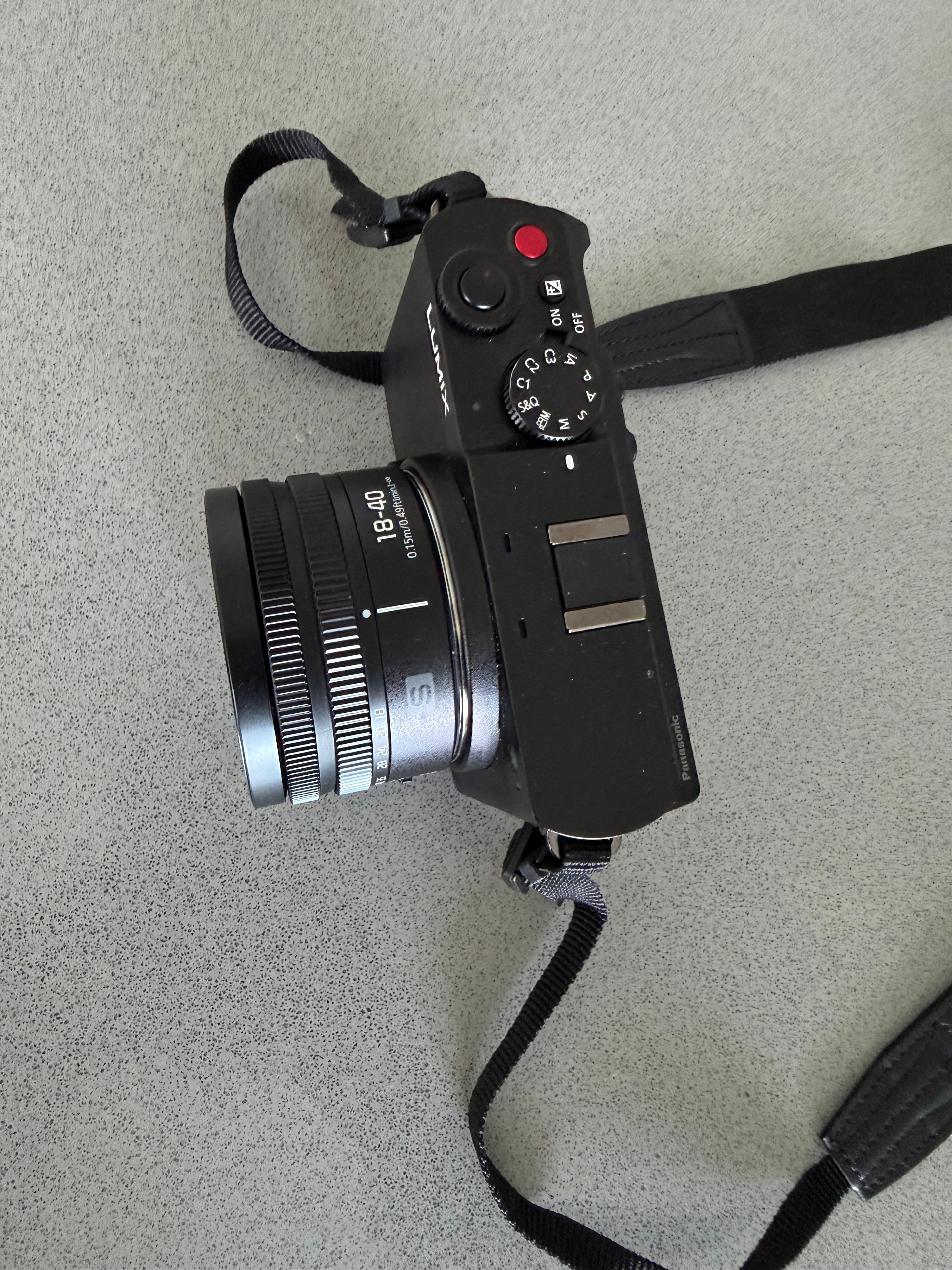 Panasonic Lumix S9 with 18-40mm Kit Lens - photo 3
