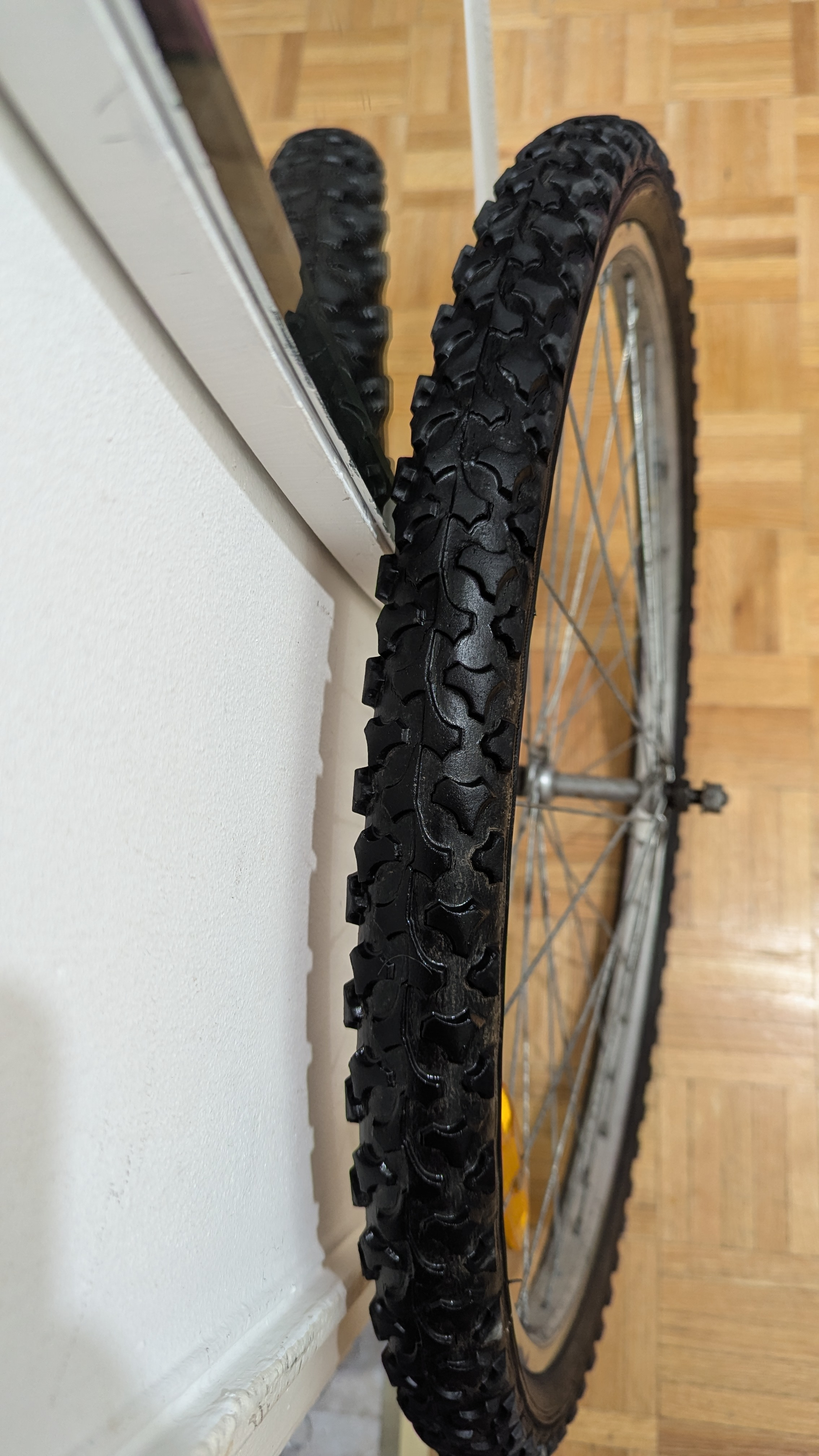 26x2.00 (51-559) FRONT Wheel Used Bike Bicycle - photo 3
