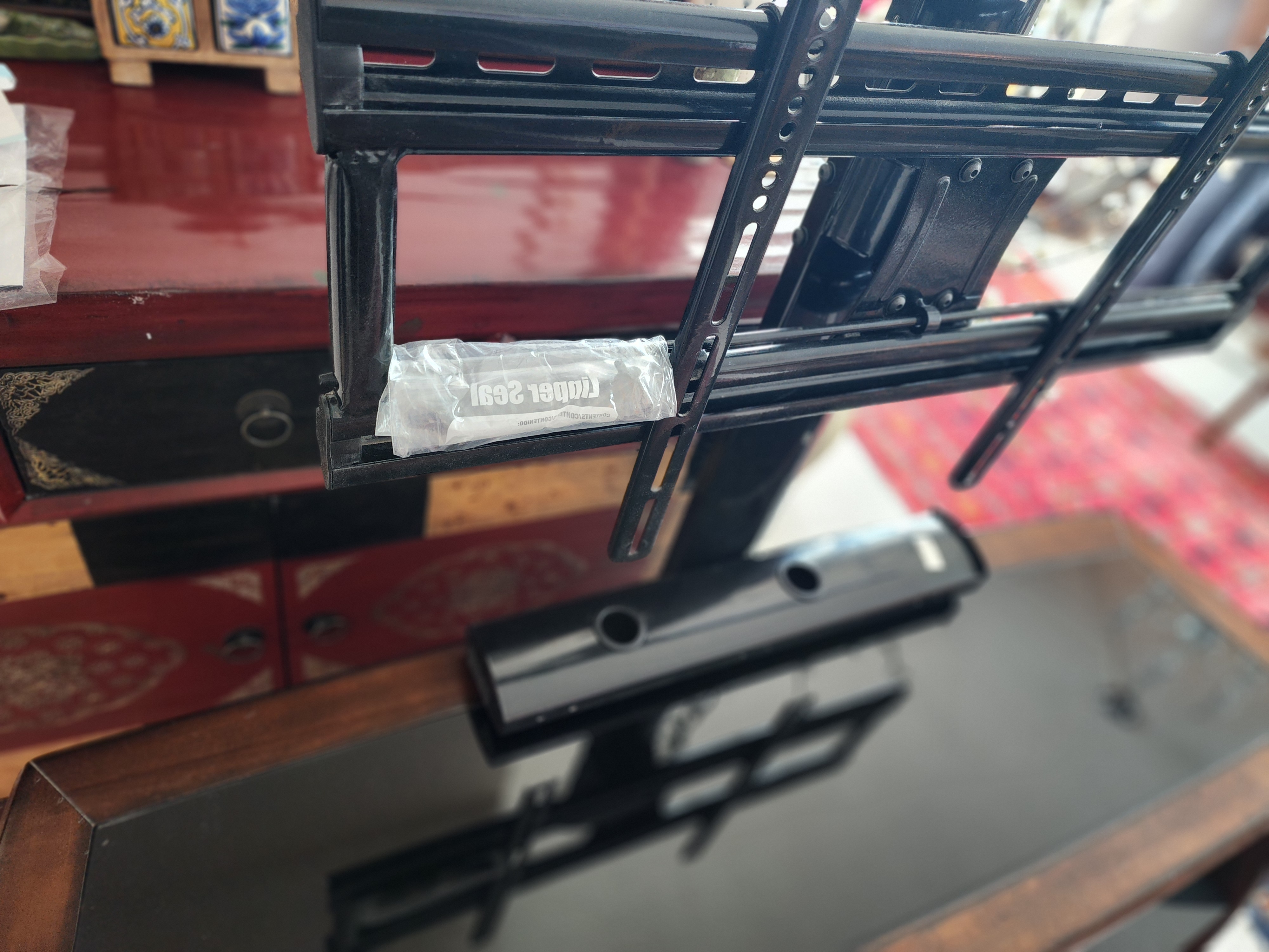 Wood & Glass TV Stand – Modern Curved Design - photo 4