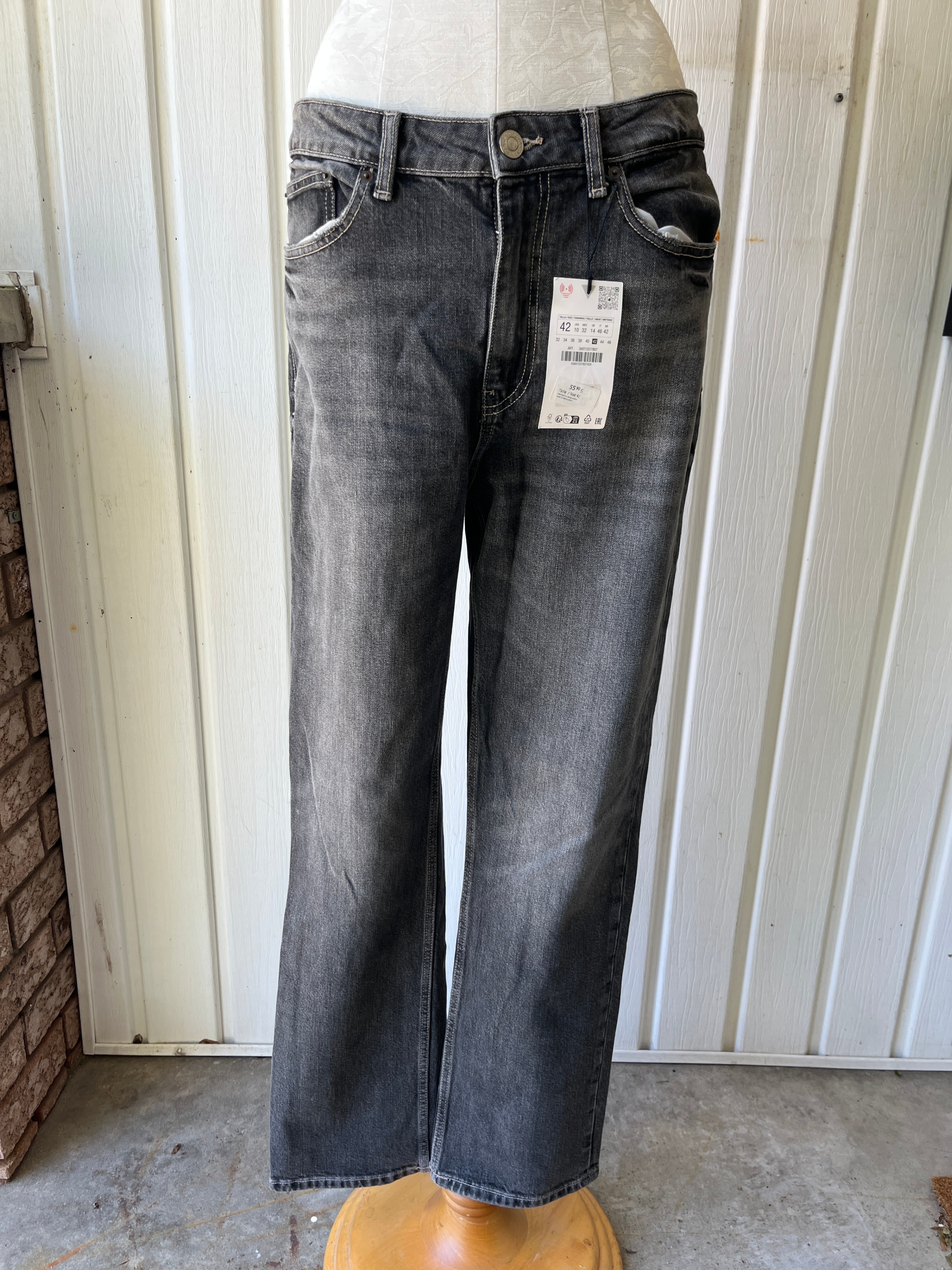 Zara Comfort Straight Jeans - Grey - Size 42 EUR / 10 US