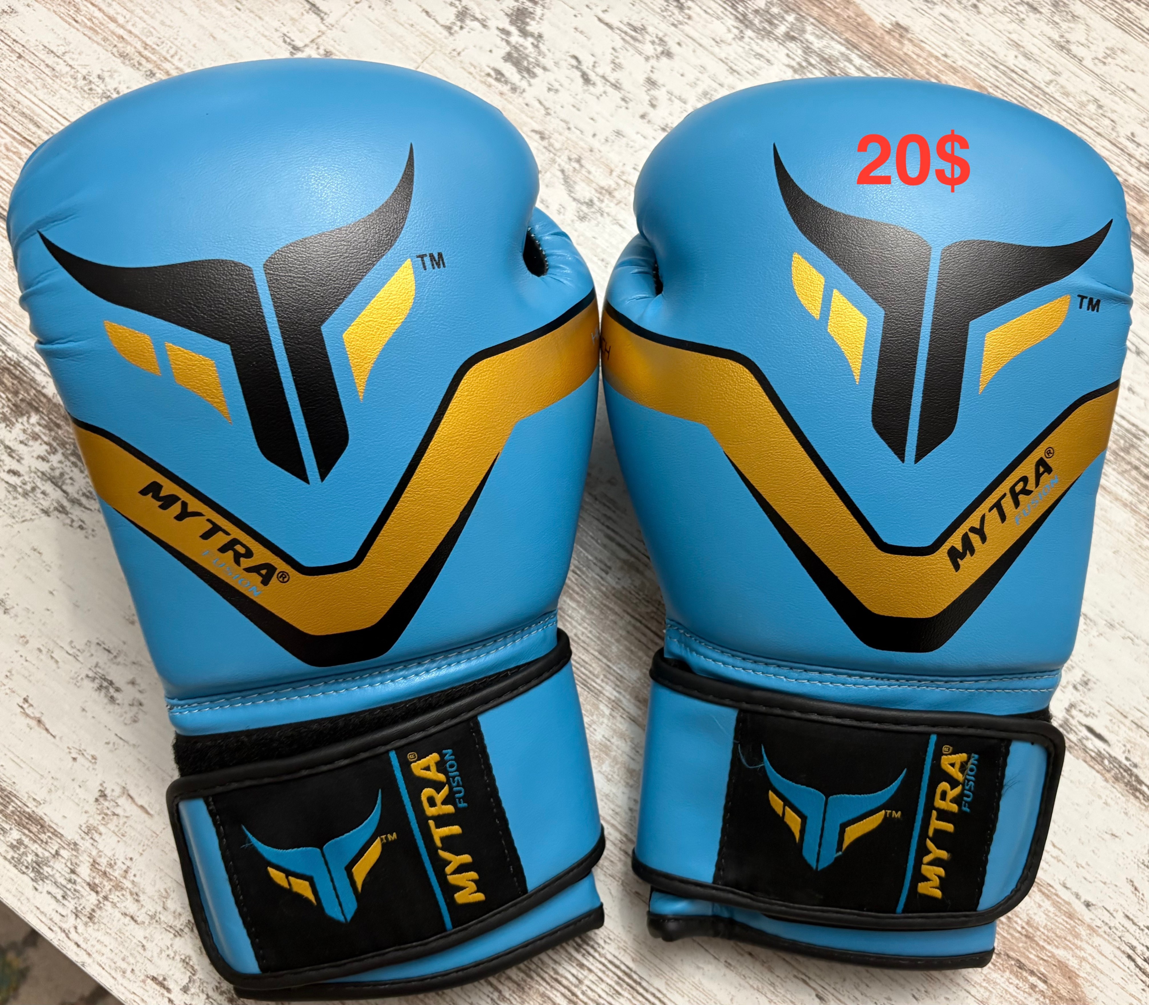 Boxing gloves