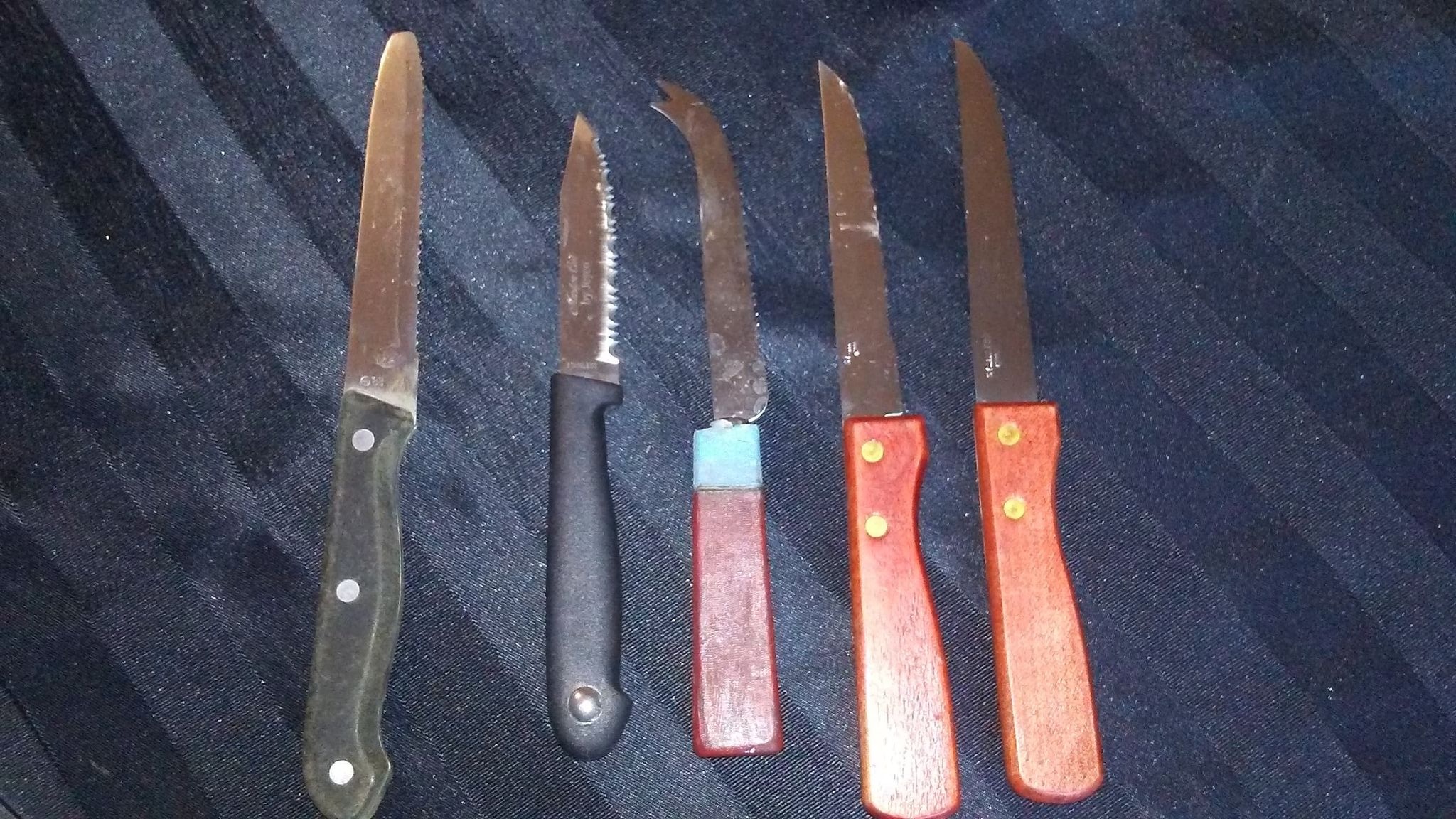Various Kitchen Knives (5 of them)