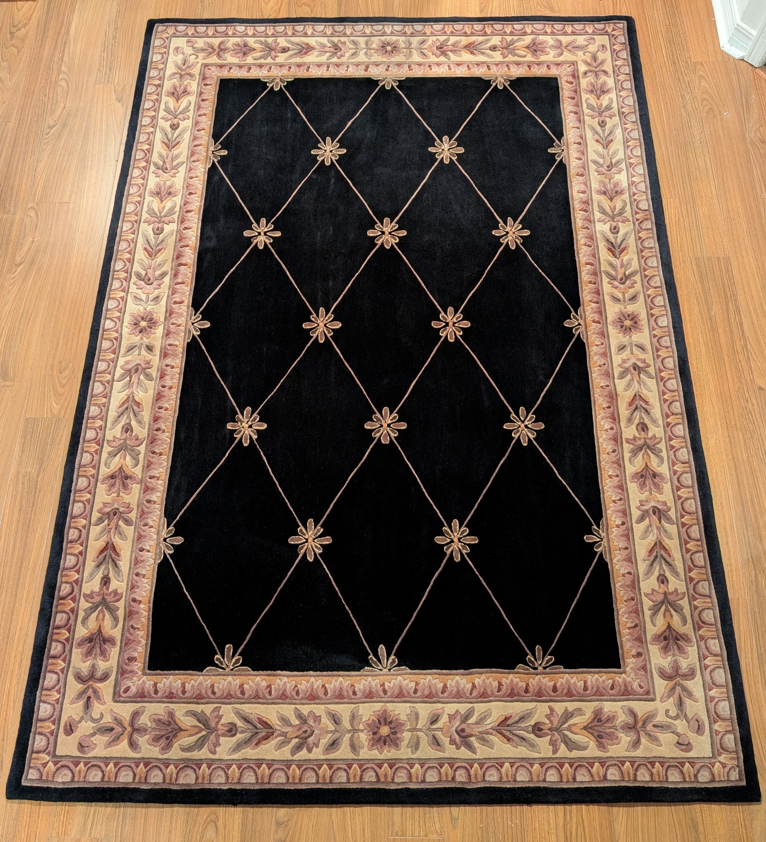 100% wool, thick-pile rug / carpet, 8' x 5'6"